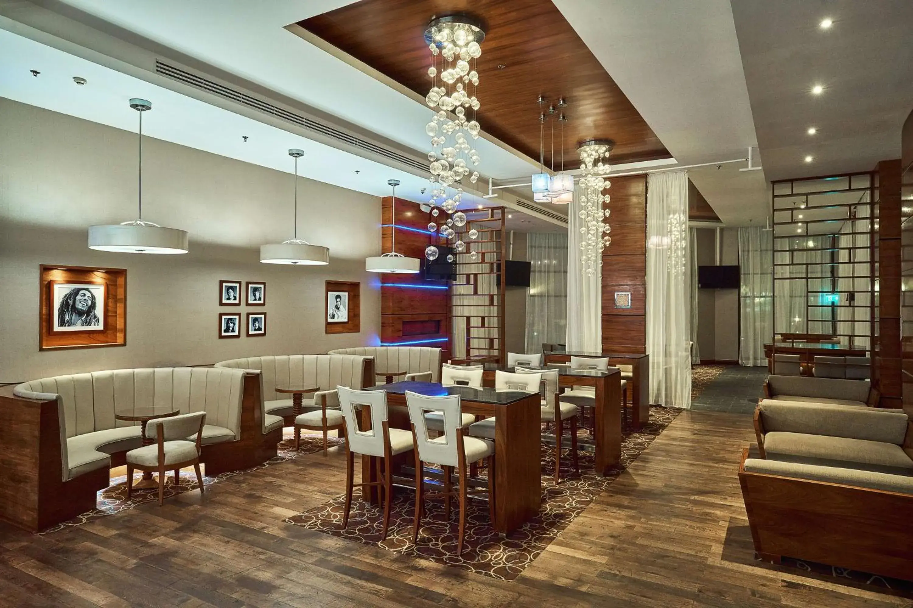 Lounge or bar in Hilton Alexandria King's Ranch Hotel Lounge or bar in Hilton Alexandria King's Ranch Hotel