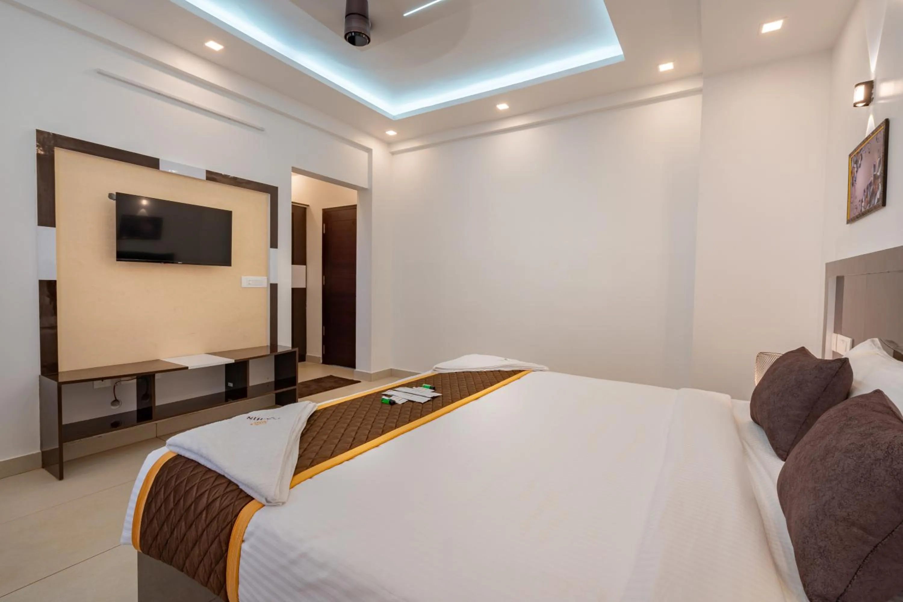 Bed in Cochin Airport Hotel