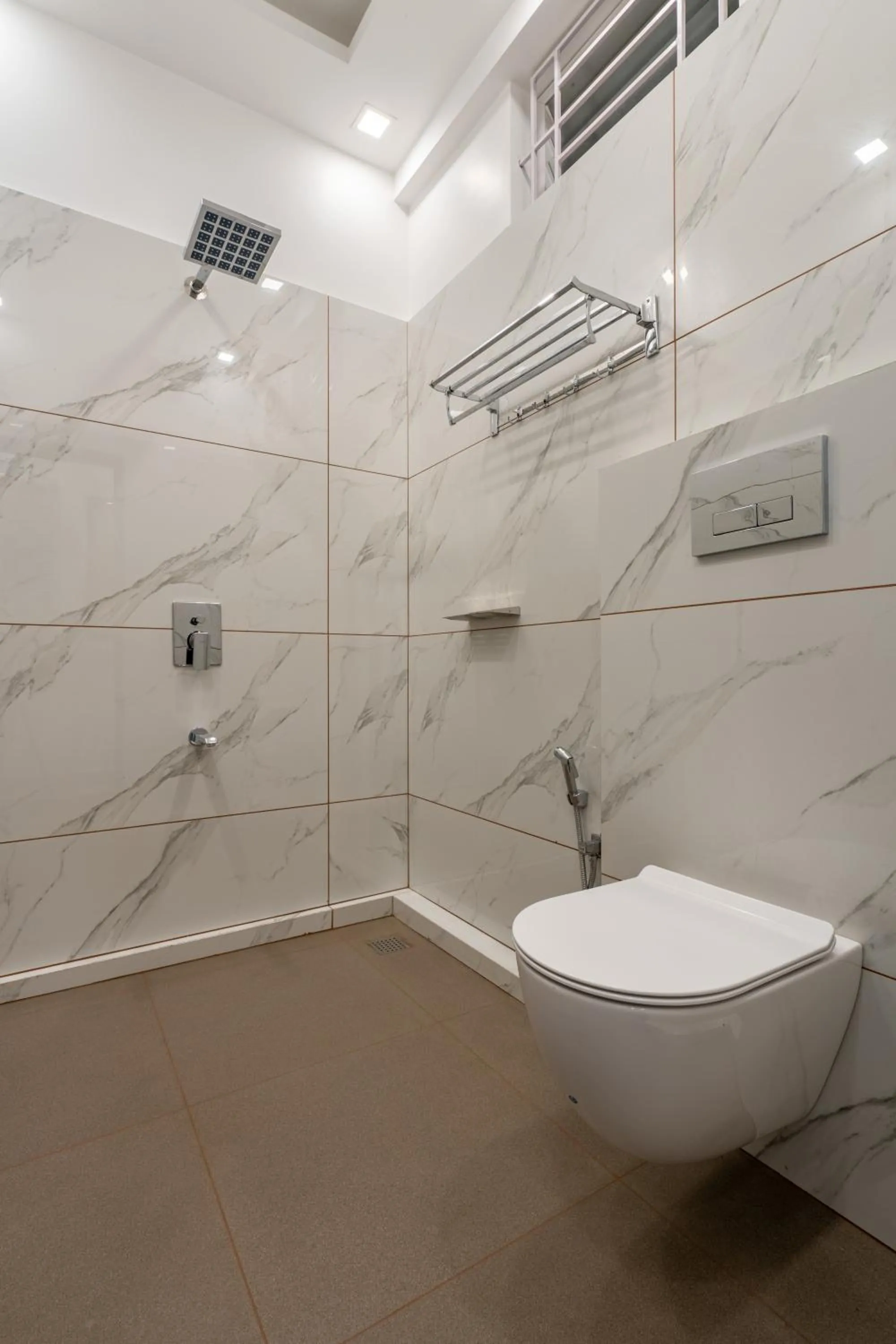 Shower in Cochin Airport Hotel