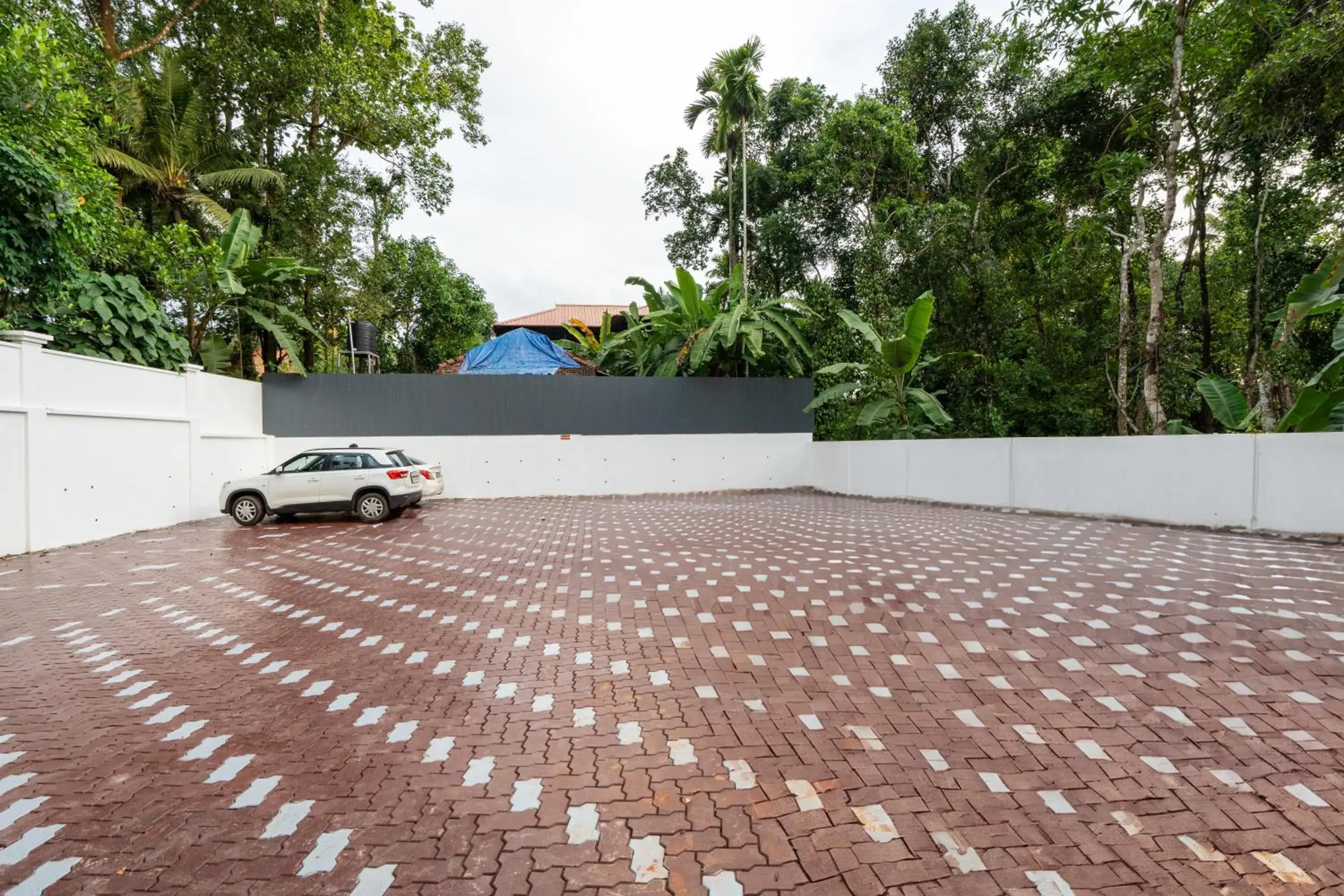 Property building in Cochin Airport Hotel Property building in Cochin Airport Hotel