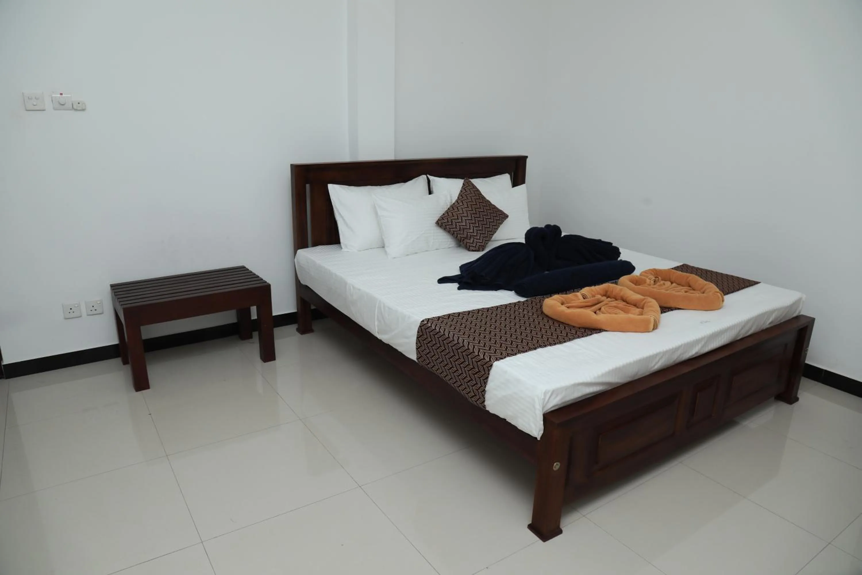 Crystal Wave Holiday Resort Polhena