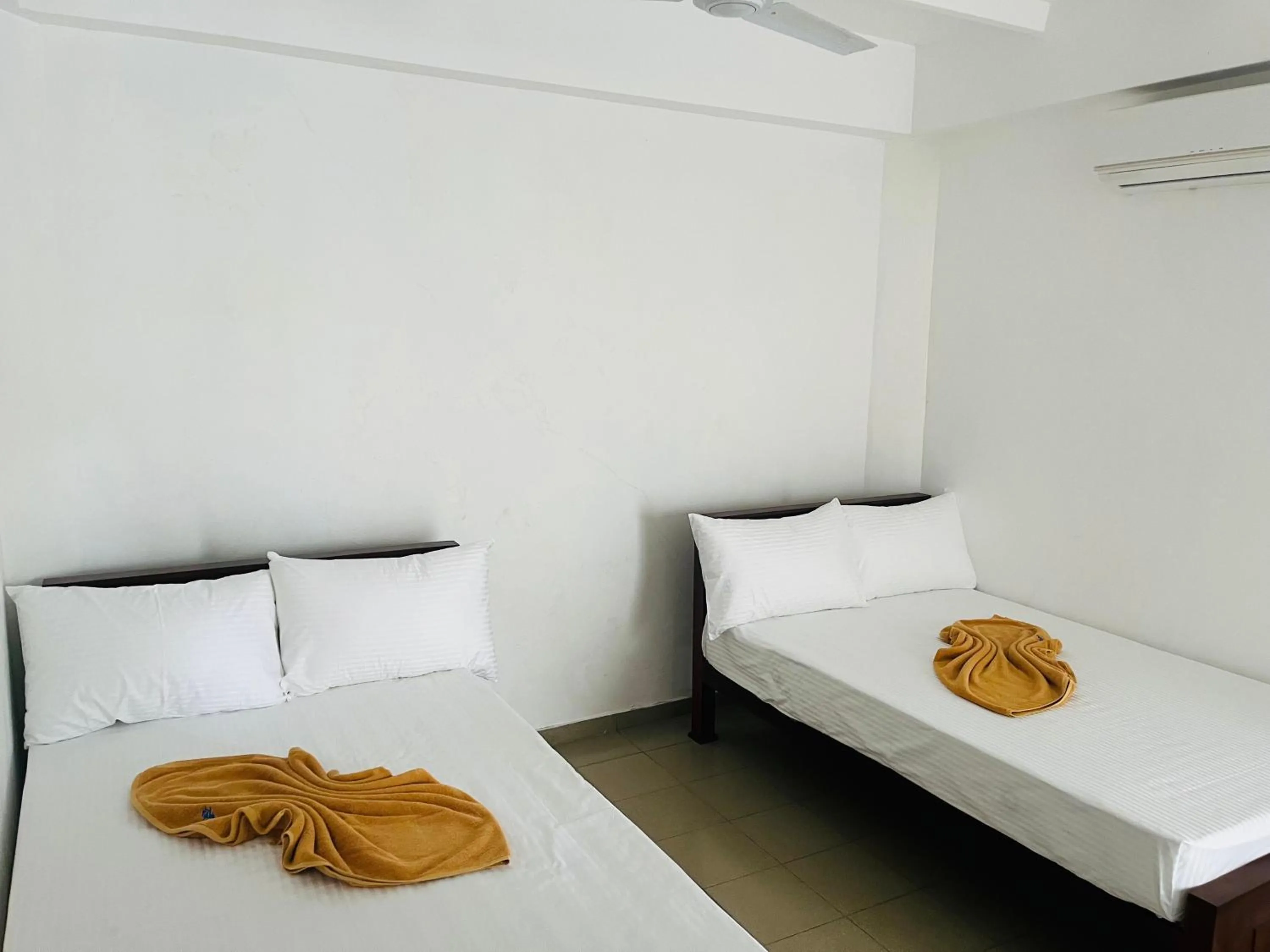Twin Room in Crystal Wave Holiday Resort Polhena
