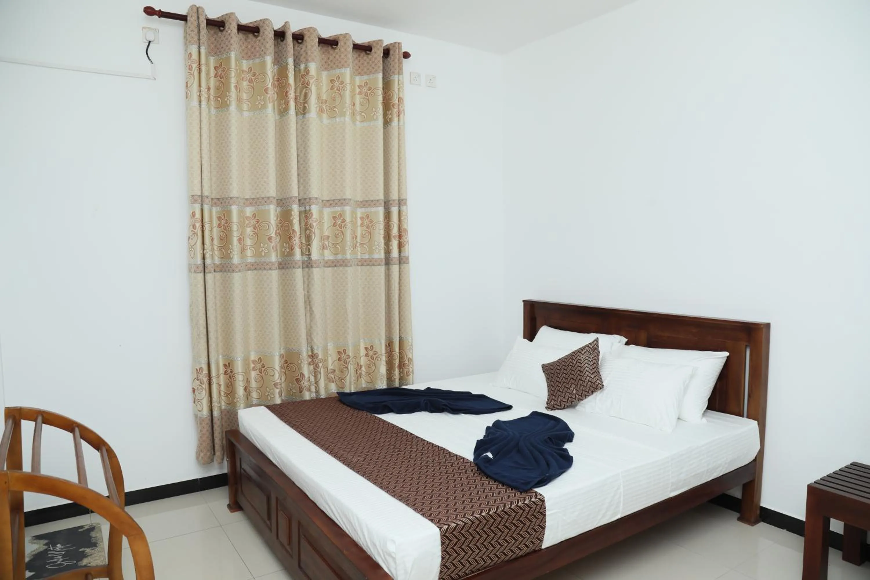 Crystal Wave Holiday Resort Polhena