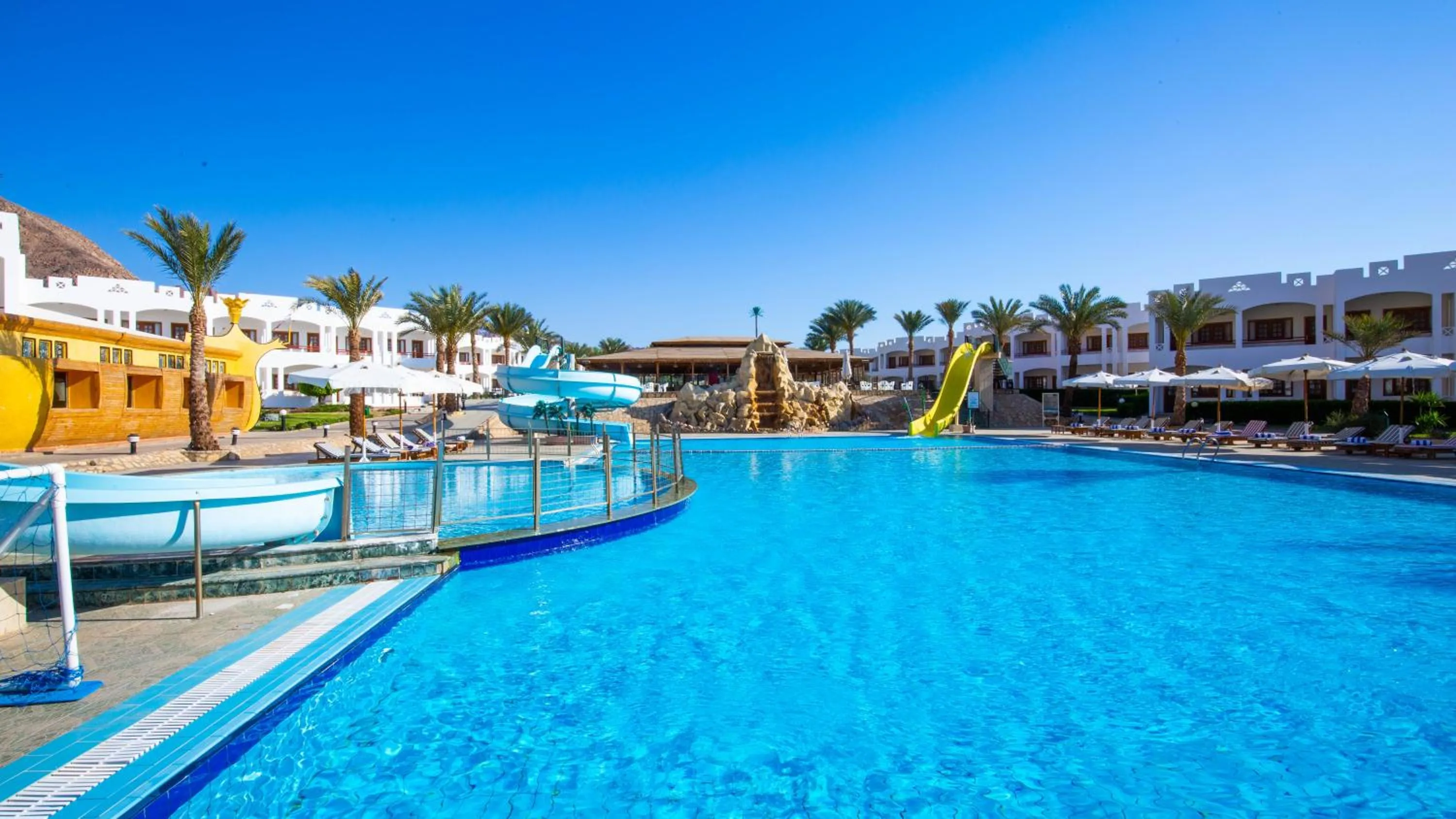 Swimming pool in Happy Life Village Dahab