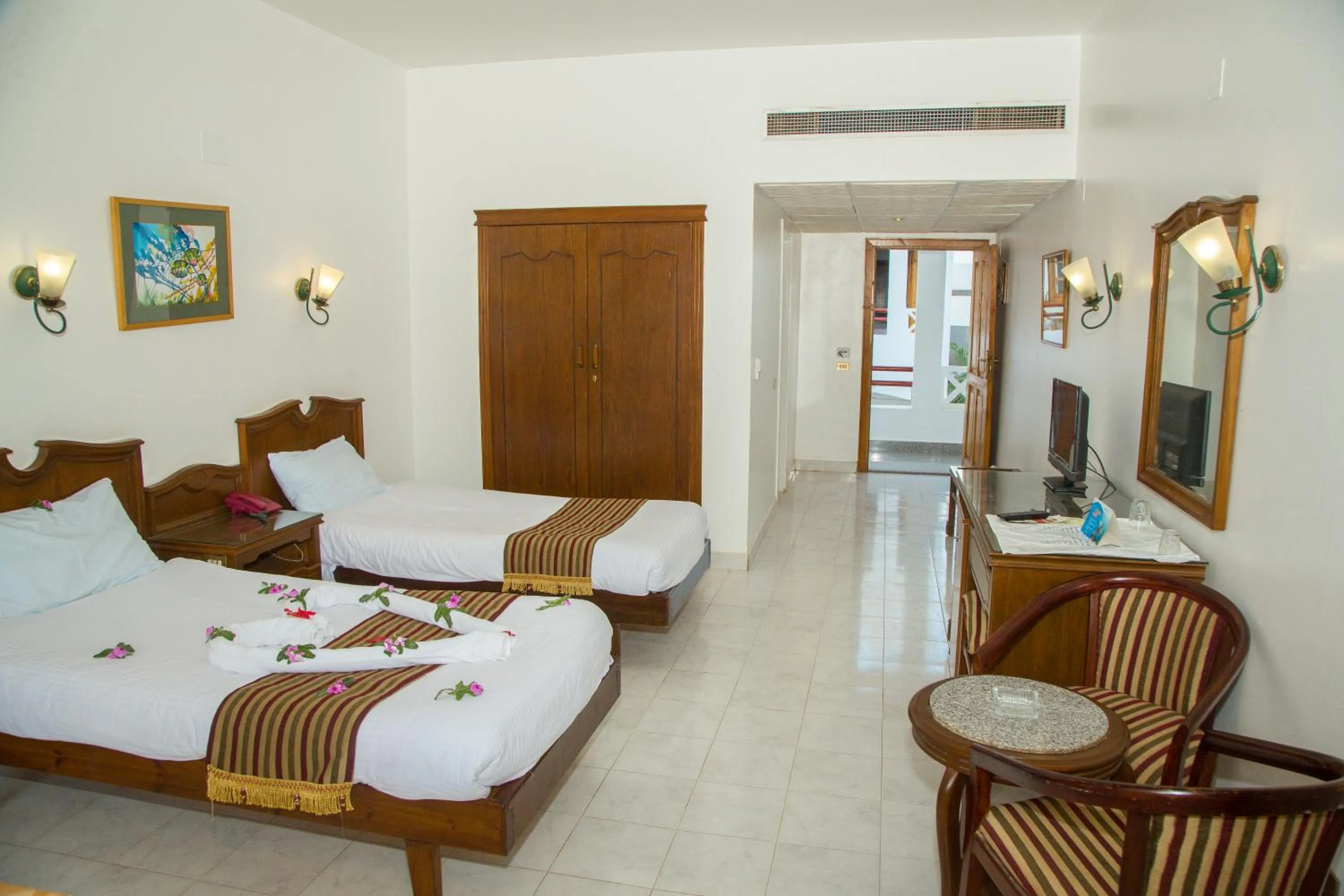 Photo of the whole room, Bed in Happy Life Village Dahab