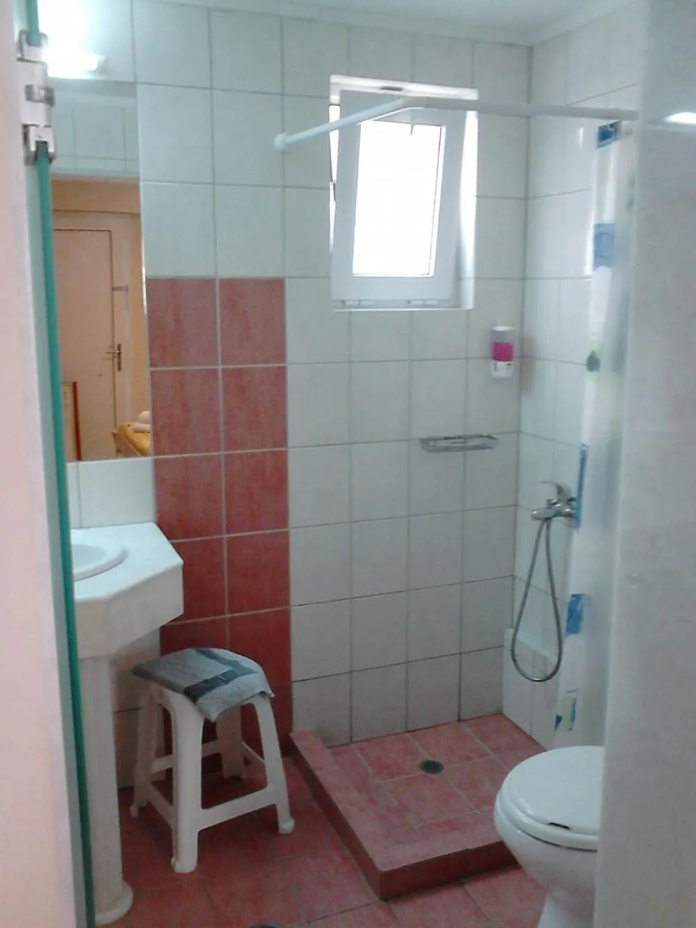 Shower in Frini Hotel