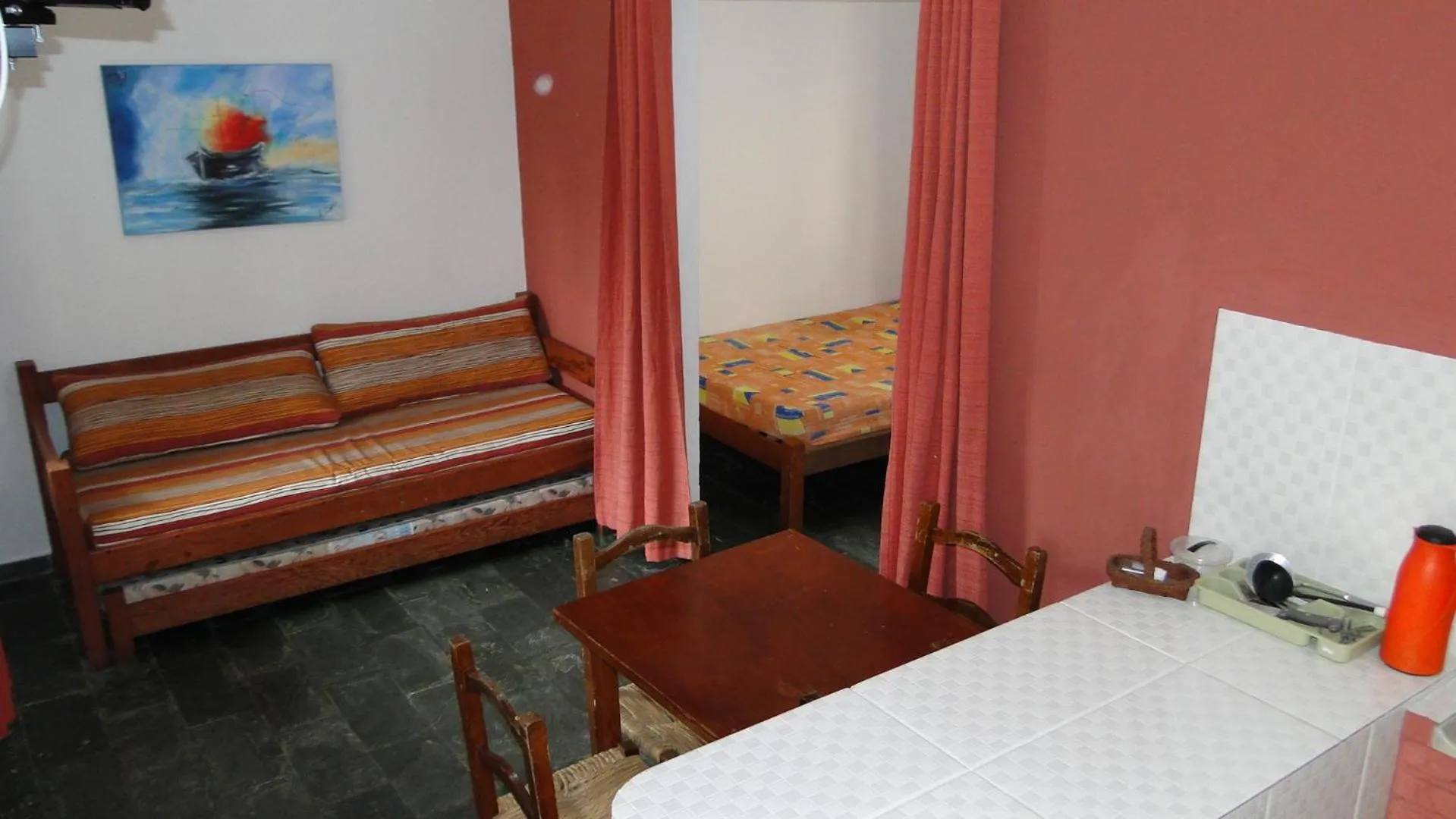 Photo of the whole room, Bed in Residencial Chalés Âncora