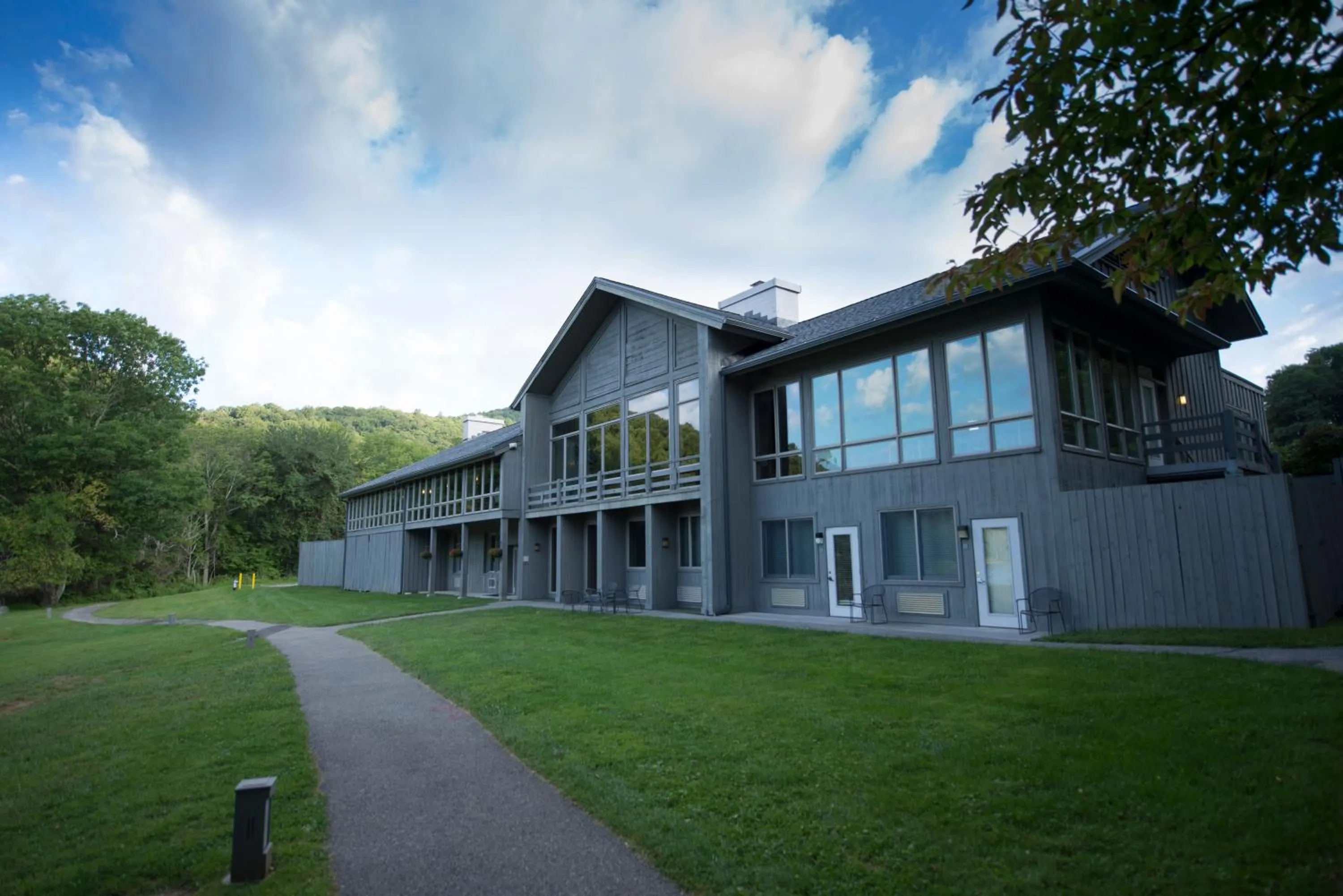 Peaks of Otter Lodge