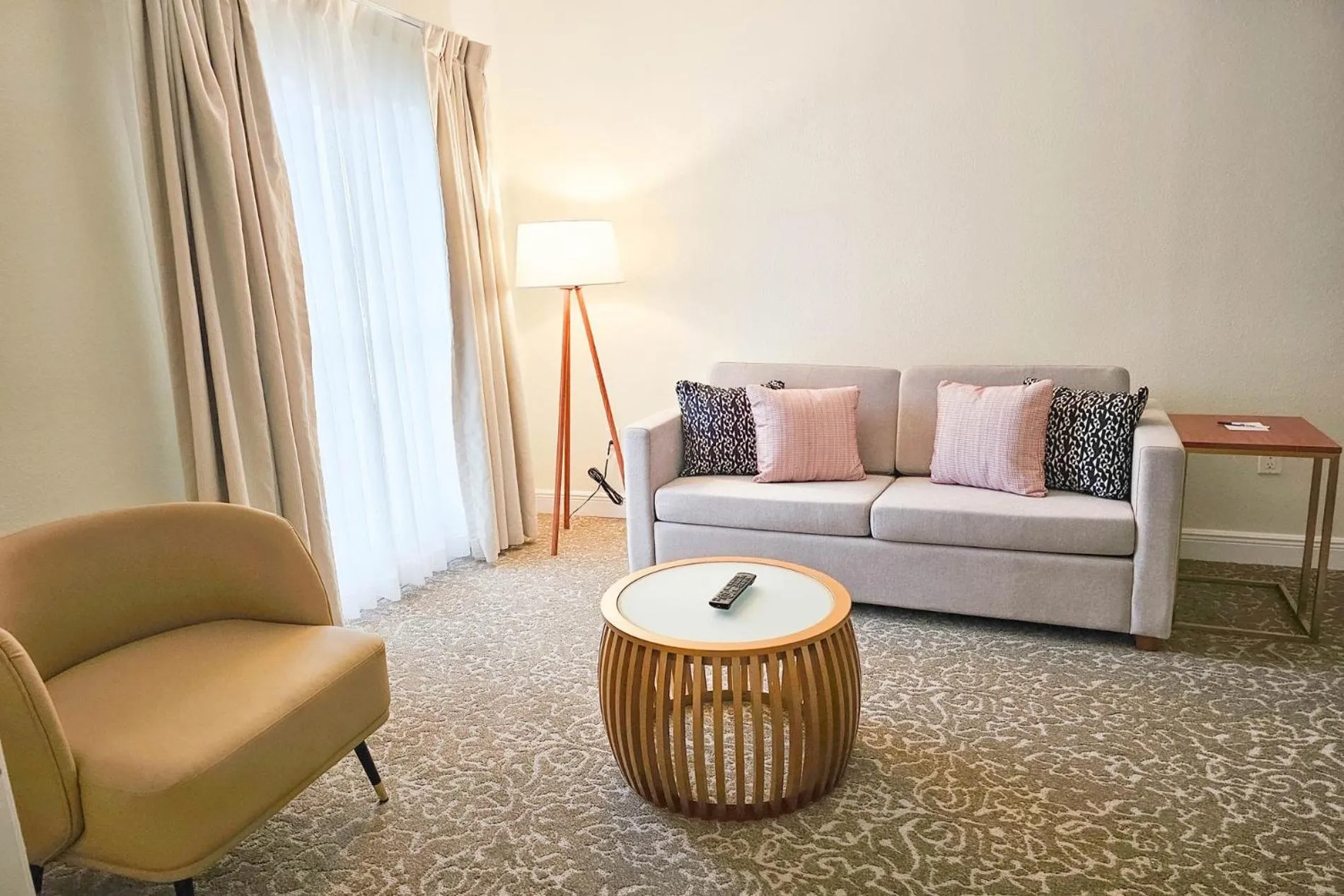 Living room in Montreal Suites Orlando