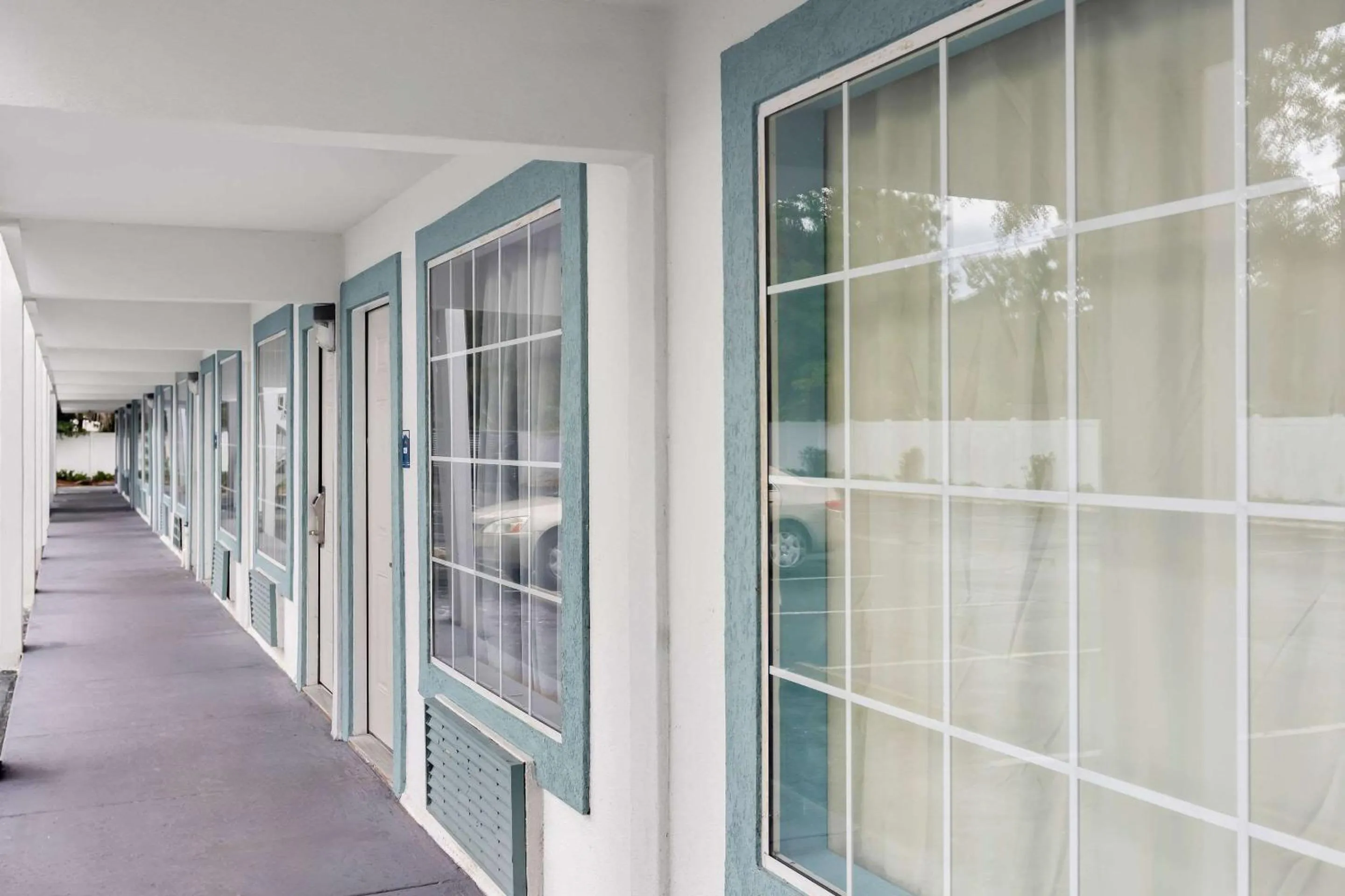 Property building in Suburban Studios Brunswick I-95