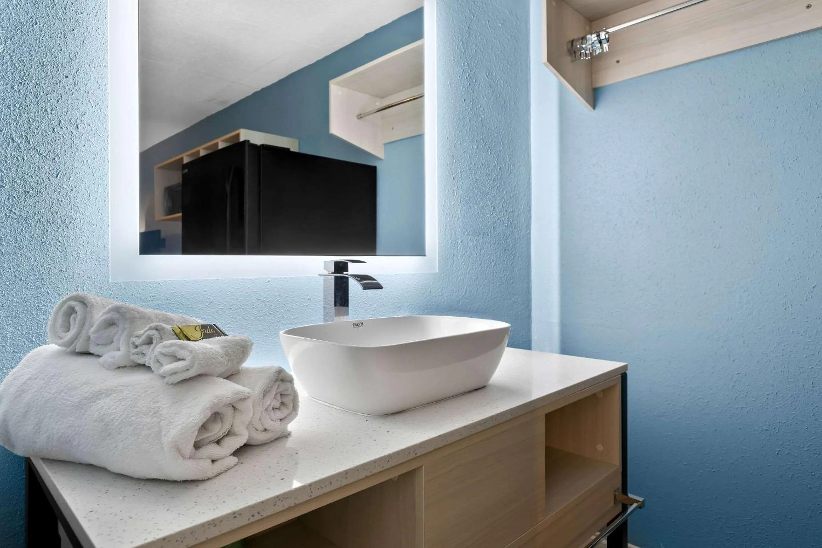 Bedroom in Suburban Studios Brunswick I-95