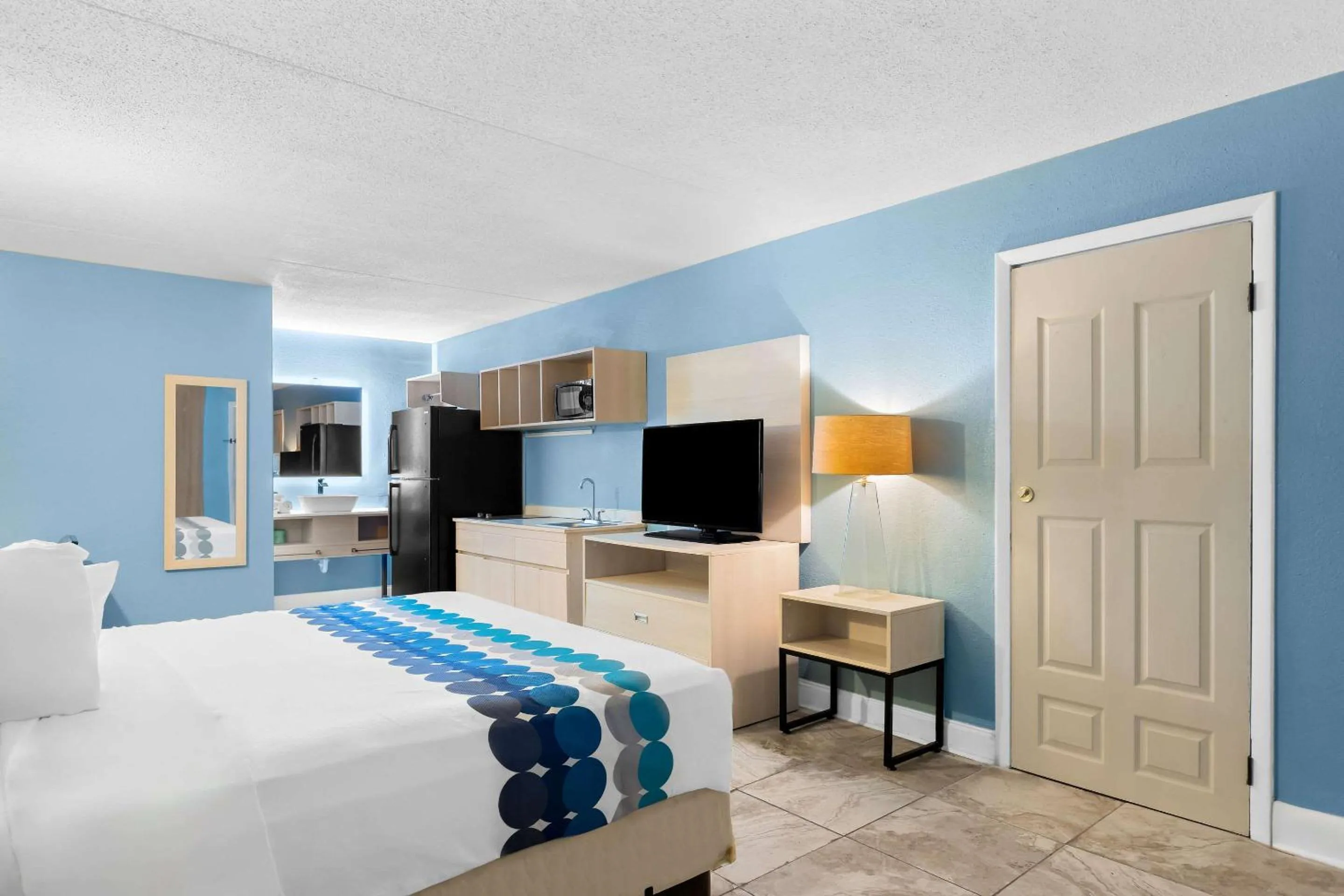 Bedroom in Suburban Studios Brunswick I-95