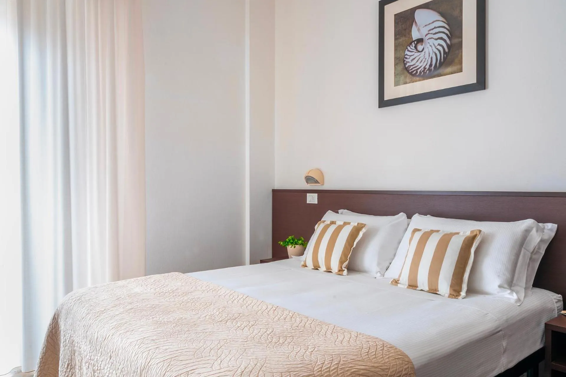 Bedroom, Bed in Hotel Carmen