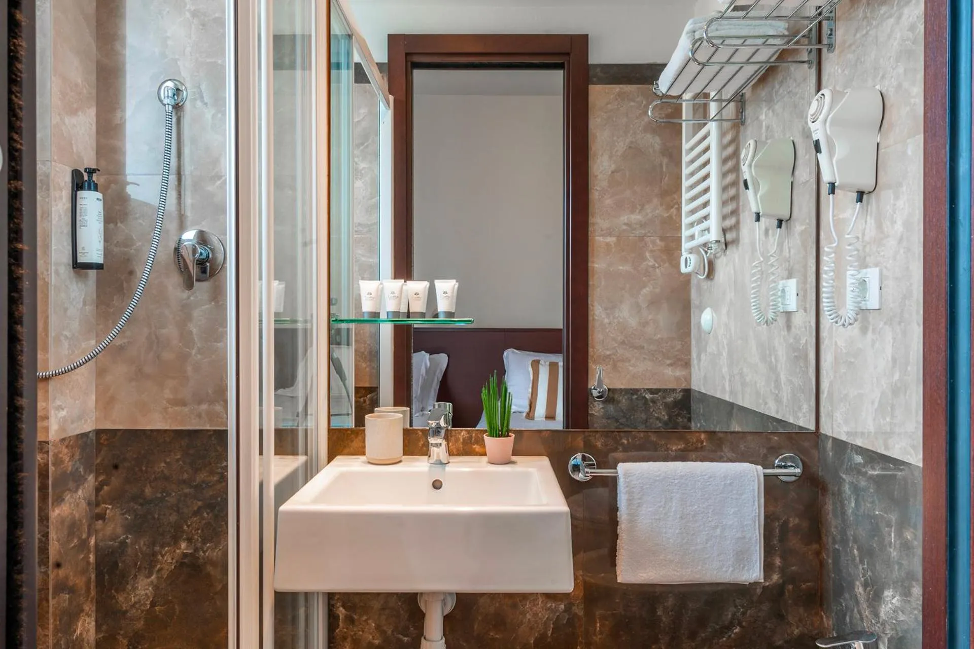 Bathroom in Hotel Carmen