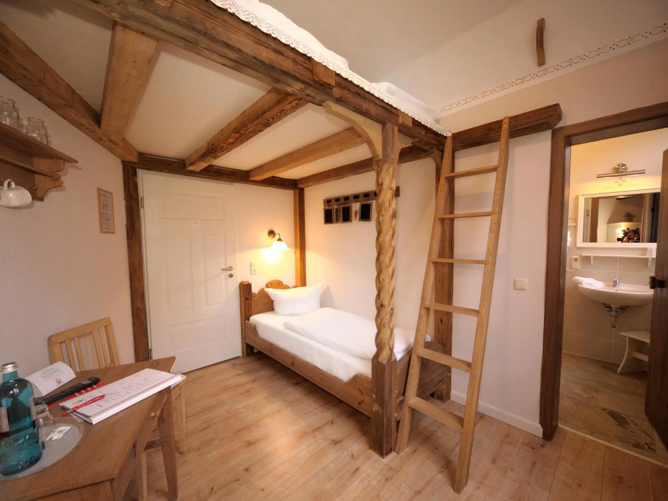 Bedroom, Bed in Ölmühle Eberstedt