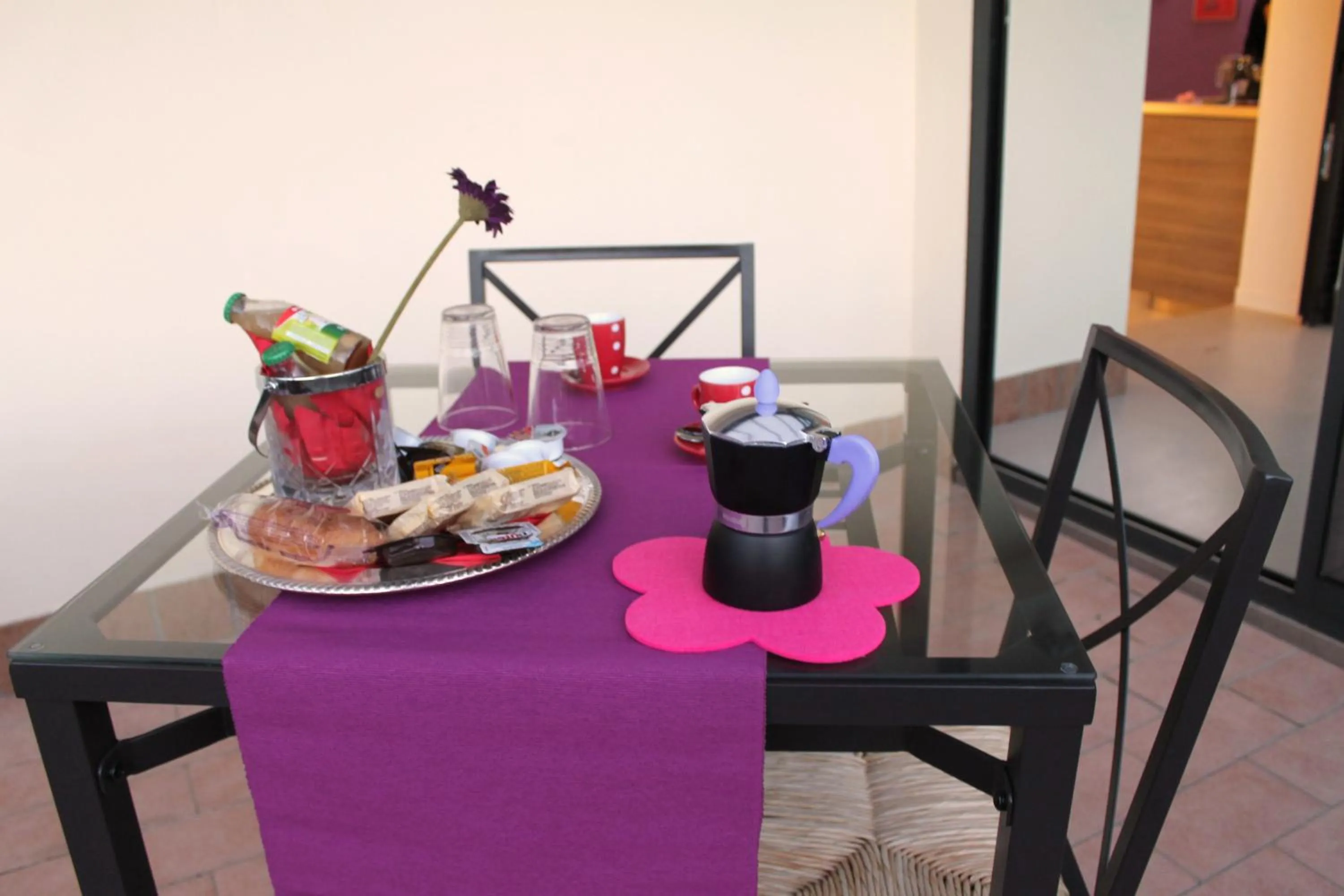 Restaurant/places to eat in L'Isola di Esme