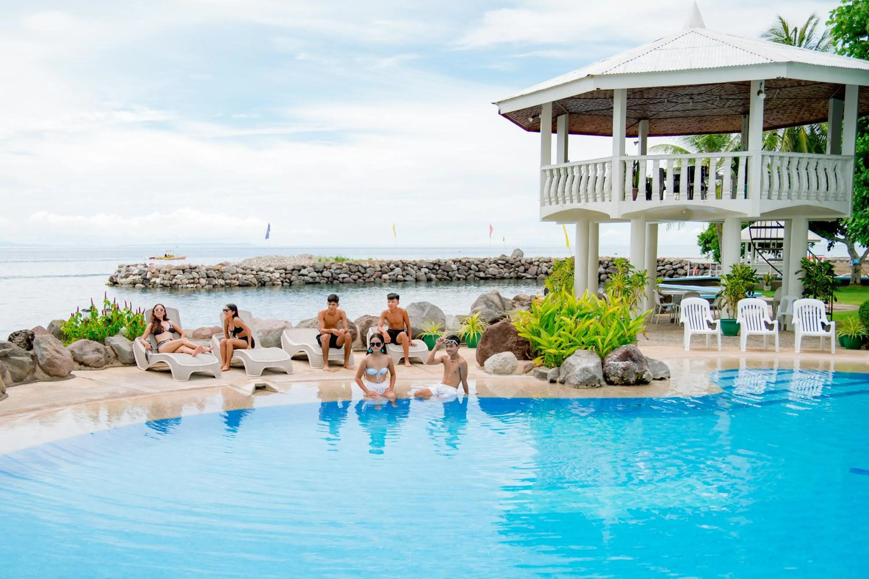 Swimming pool in Paras Beach Resort - Camiguin