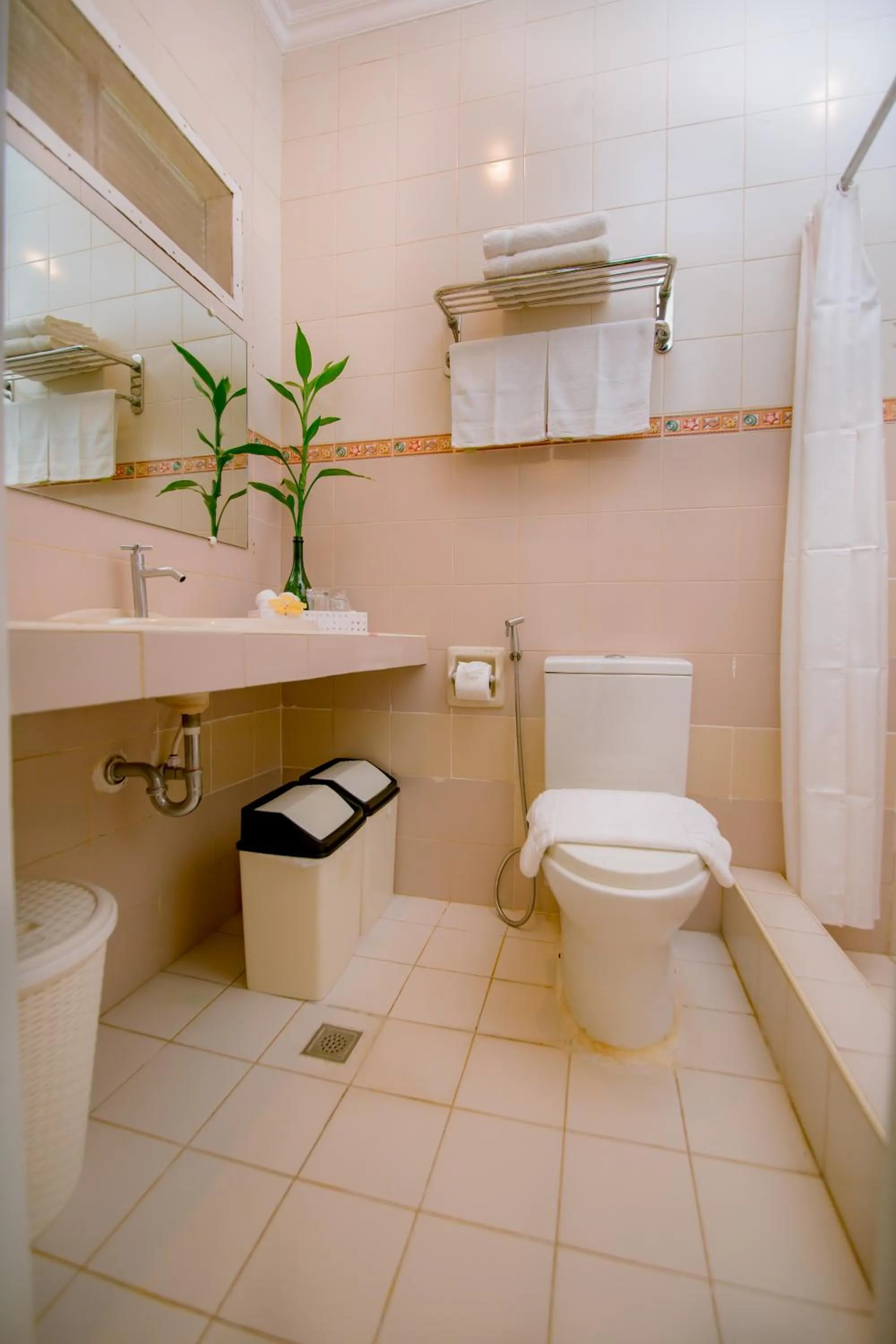 Bathroom in Paras Beach Resort - Camiguin