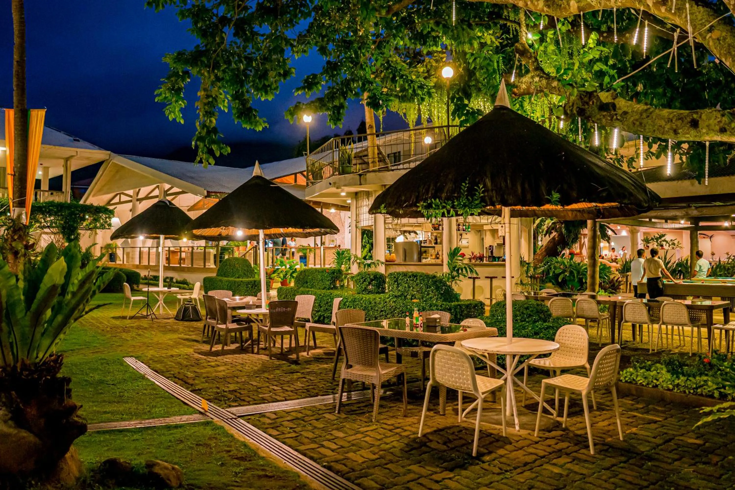 Restaurant/places to eat in Paras Beach Resort - Camiguin