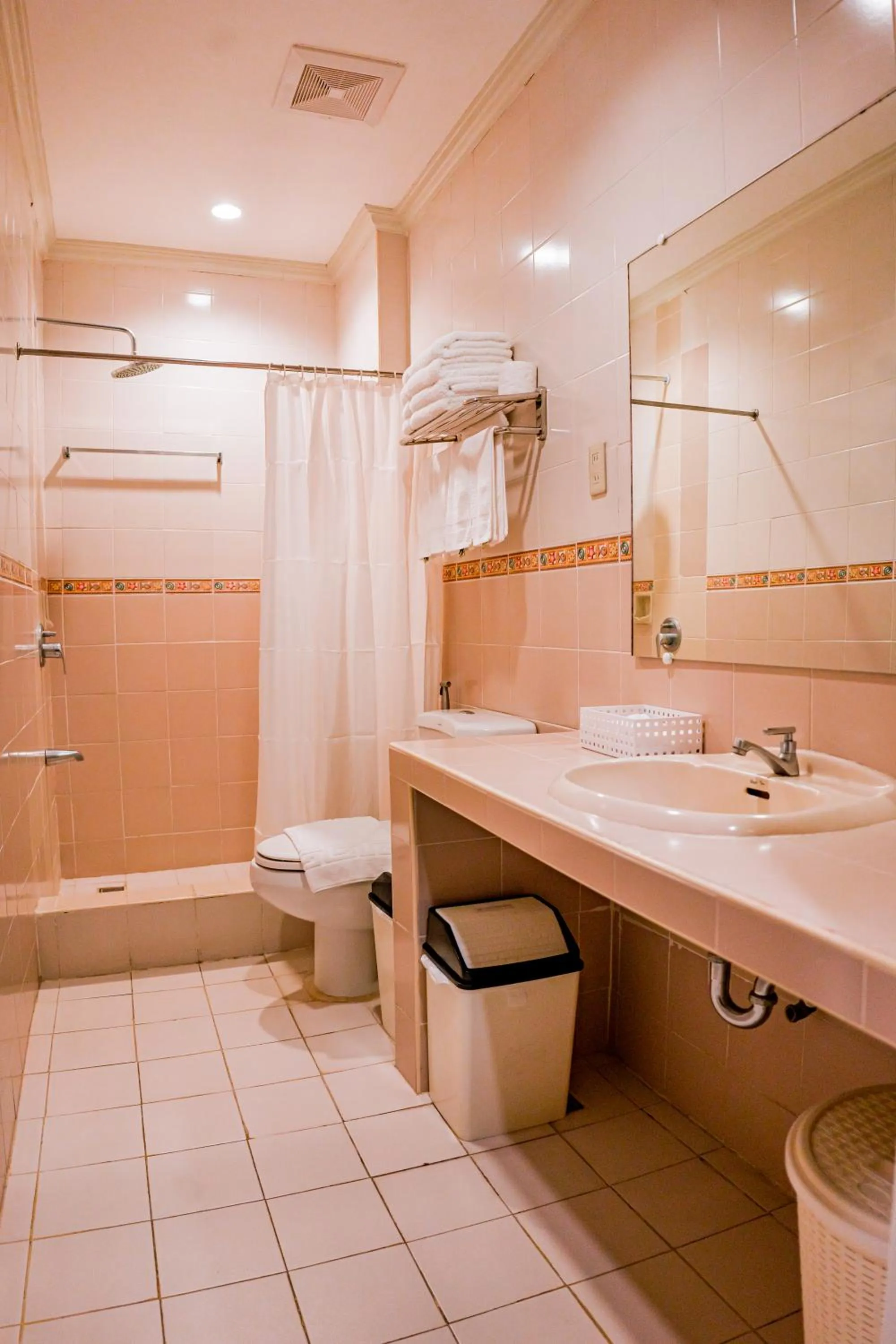 Bathroom in Paras Beach Resort - Camiguin