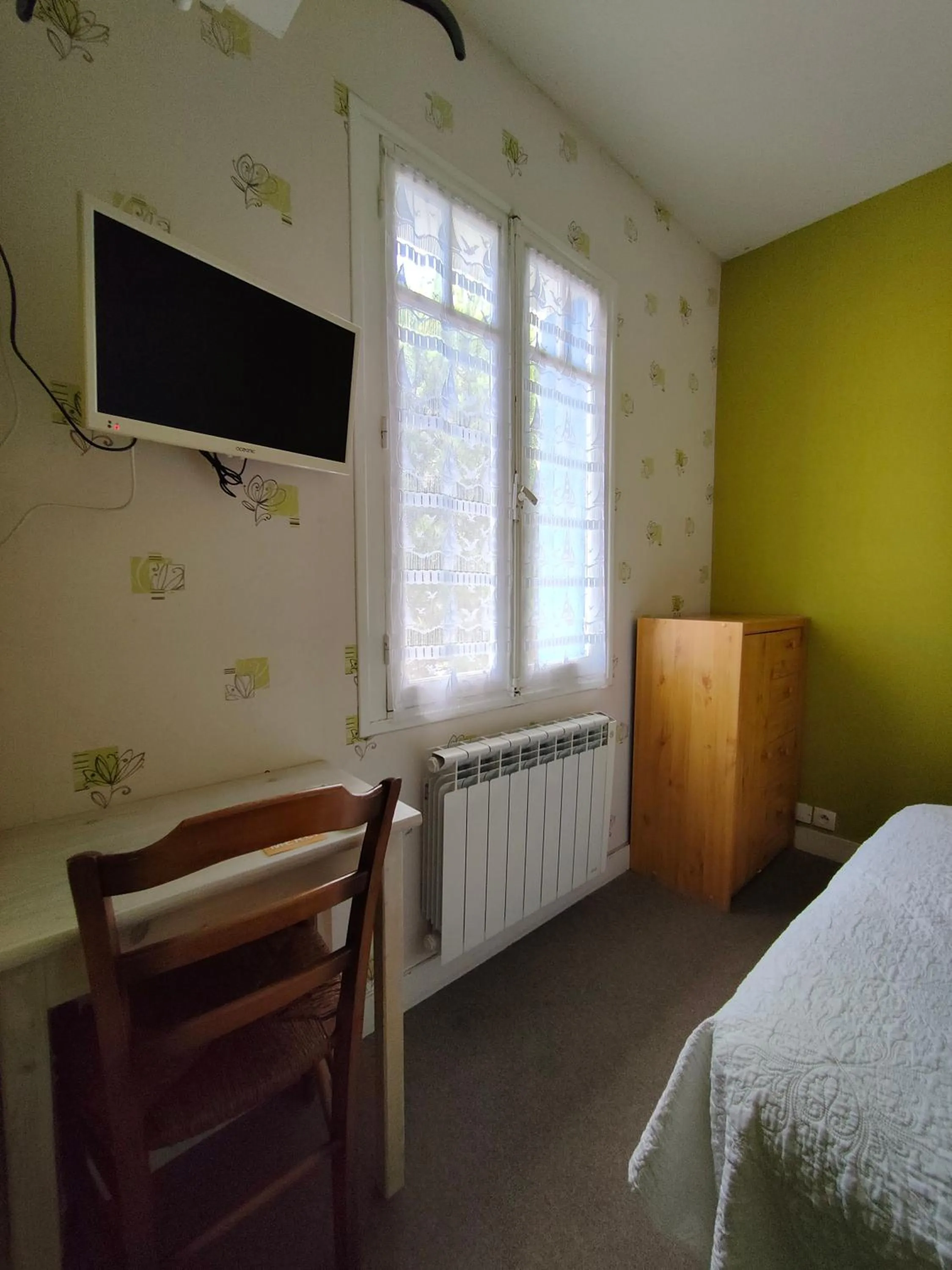 TV and multimedia, Bed in Auberge Le Chata