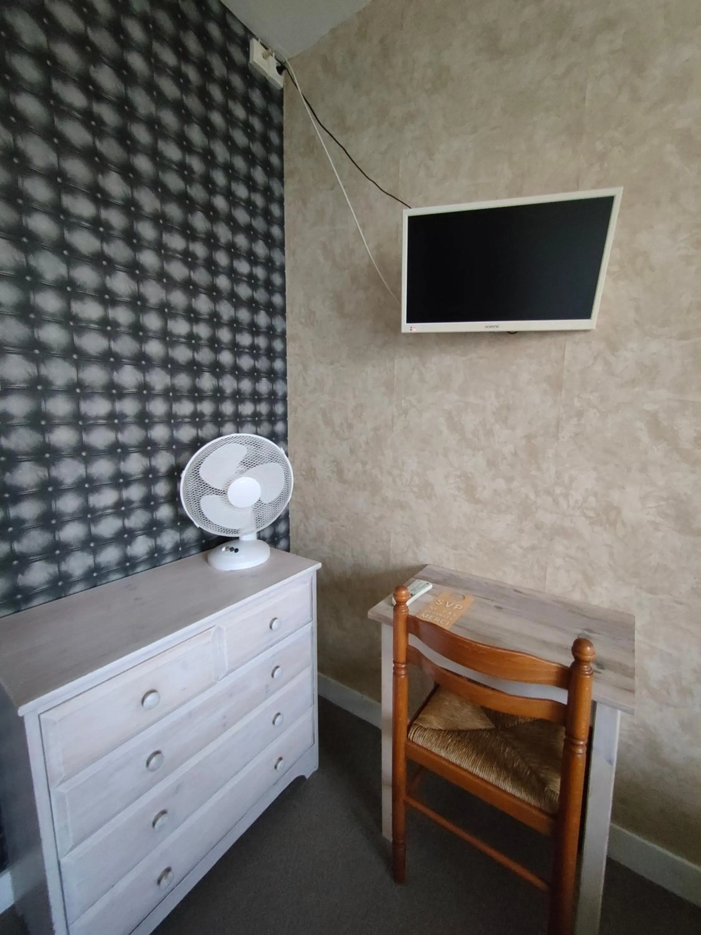 TV and multimedia in Auberge Le Chata