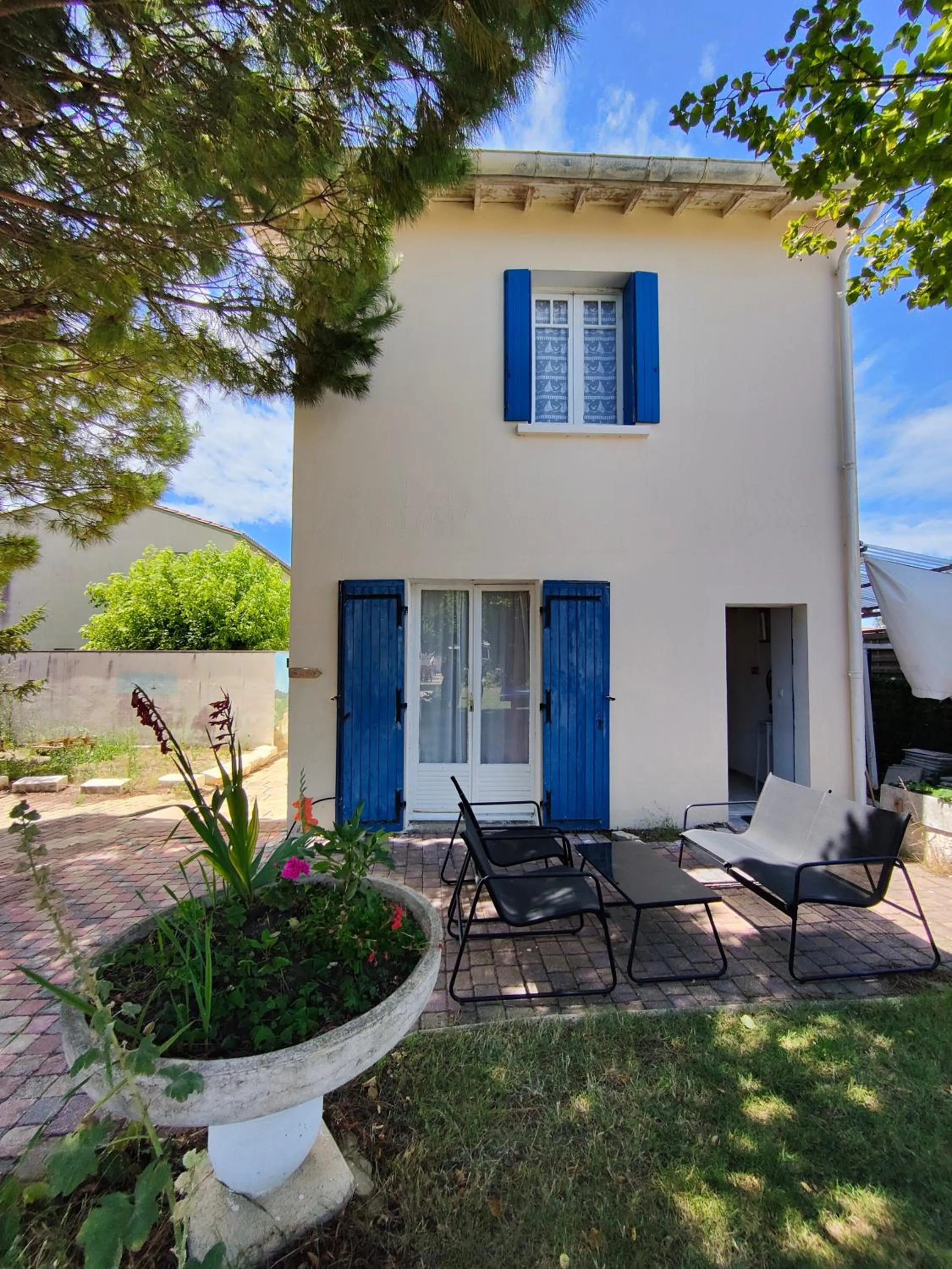 Property building in Auberge Le Chata