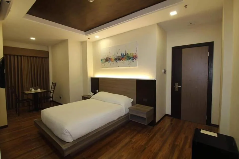 Fair crown Suites