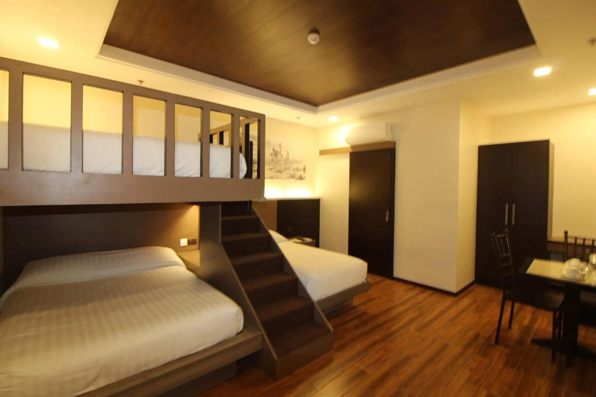 Fair crown Suites
