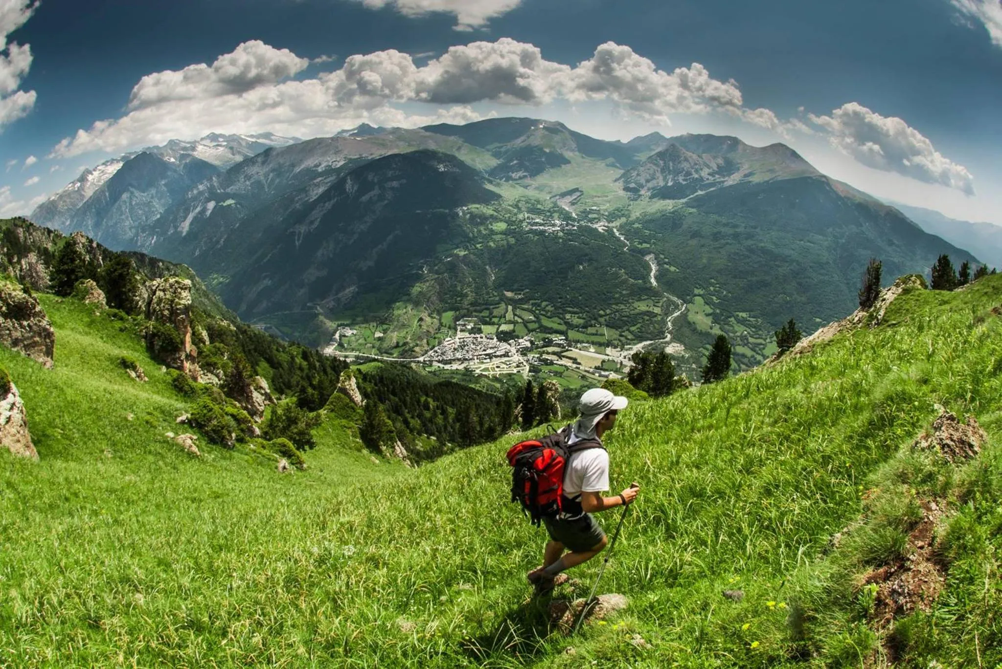 Hiking in San Marsial Benasque Apart Hotel