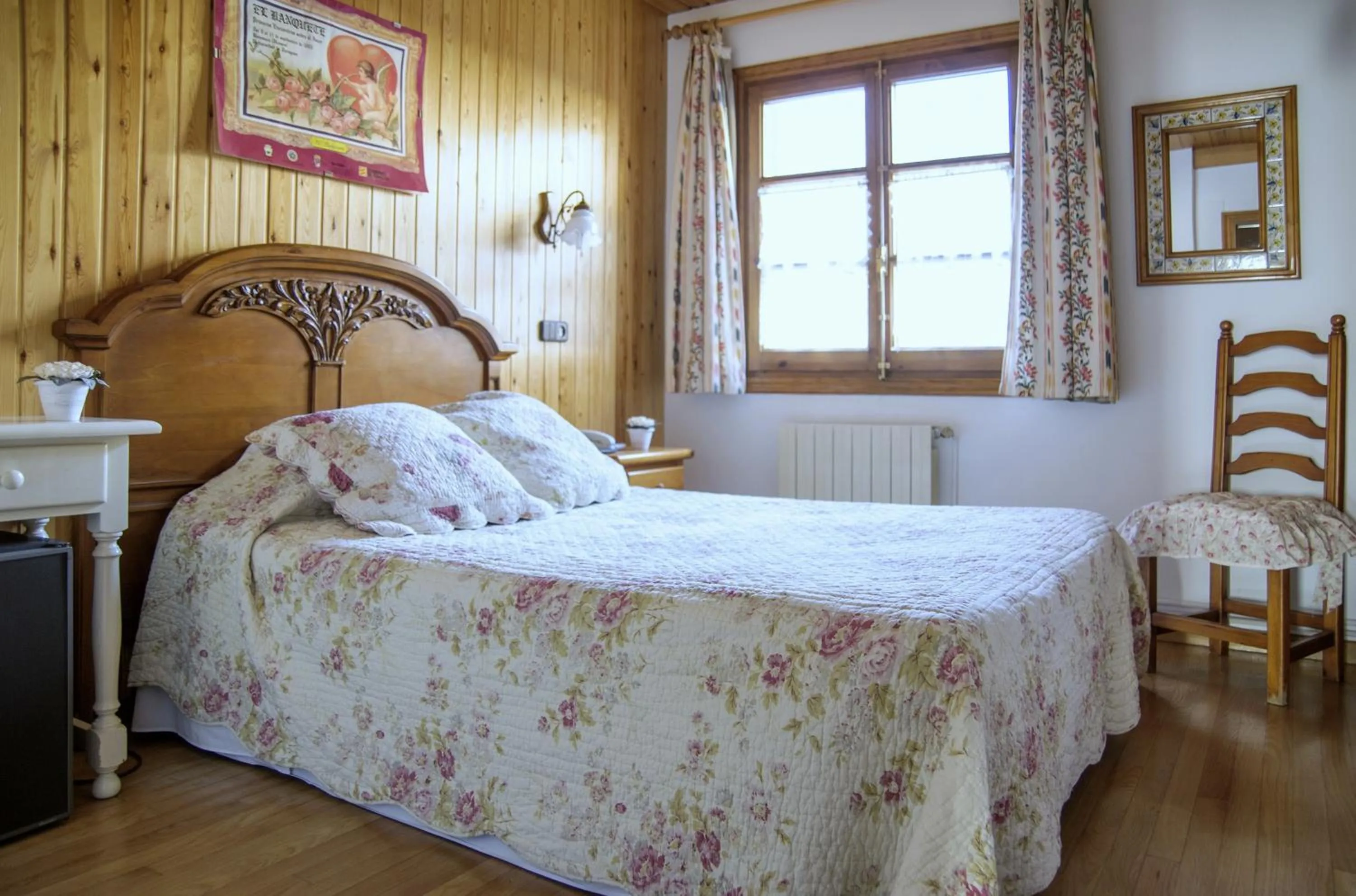 Bedroom, Bed in San Marsial Benasque Apart Hotel