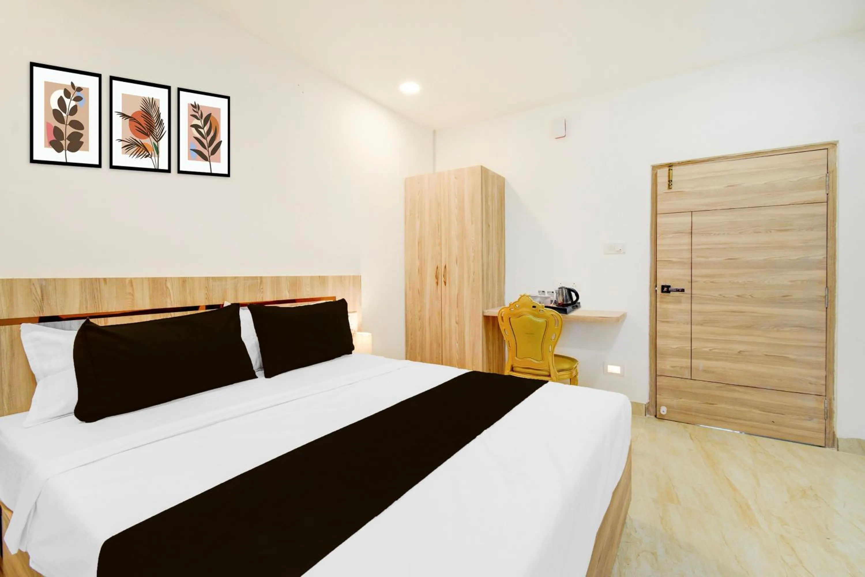 Bedroom, Bed in Super Townhouse LB Nagar Metro Station