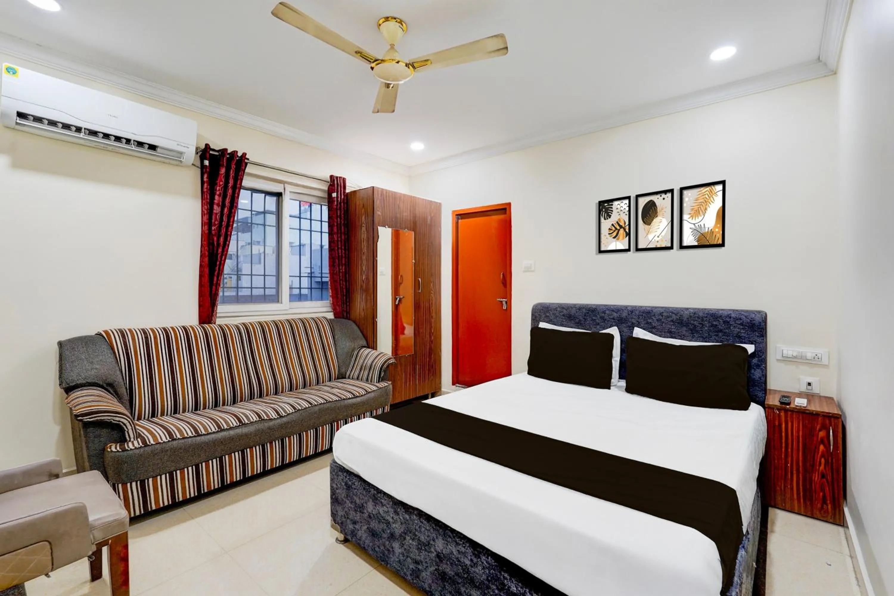 Super OYO Hotel O Airport Road Near Leela Mahal