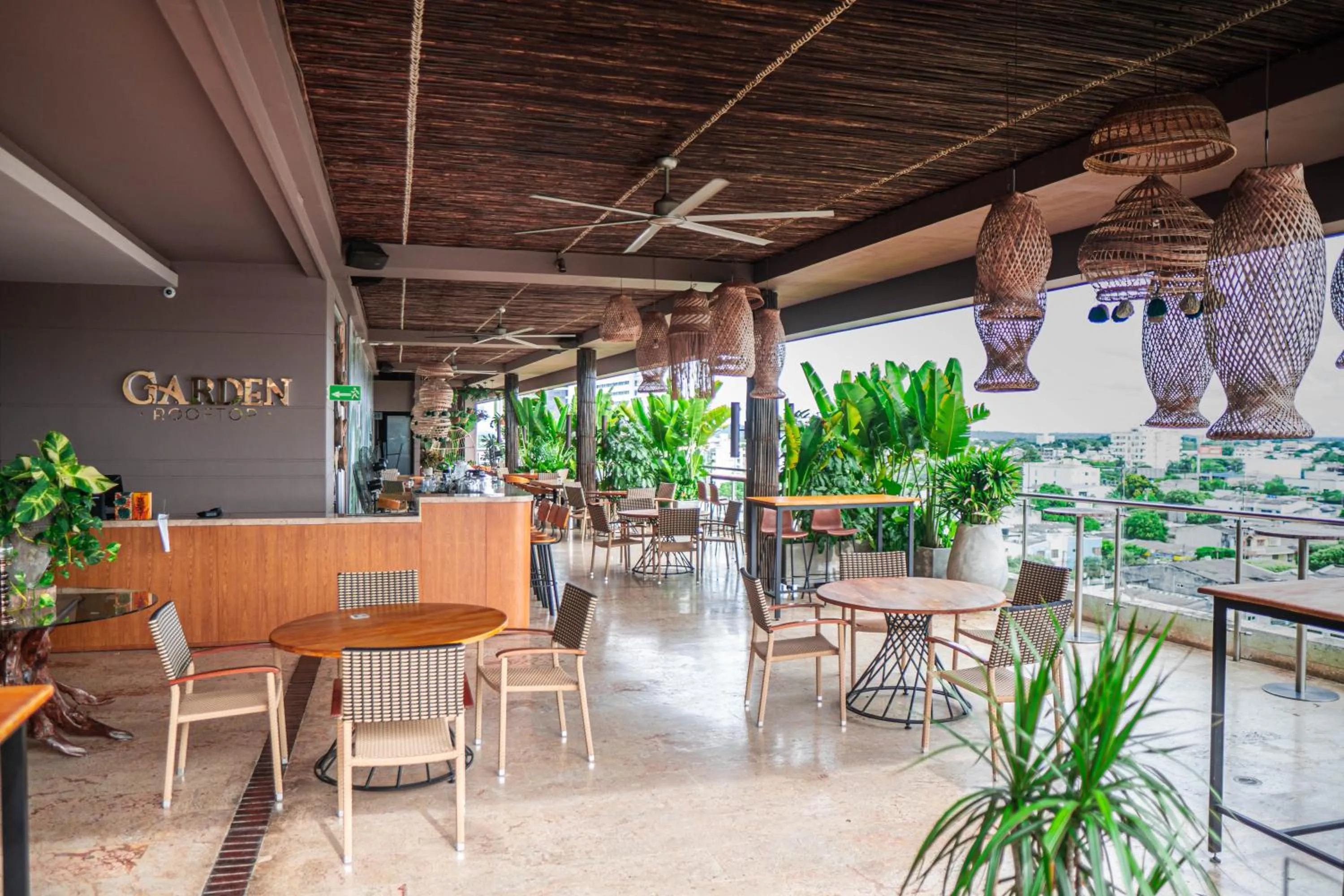 Restaurant/places to eat in GHL Hotel Monteria