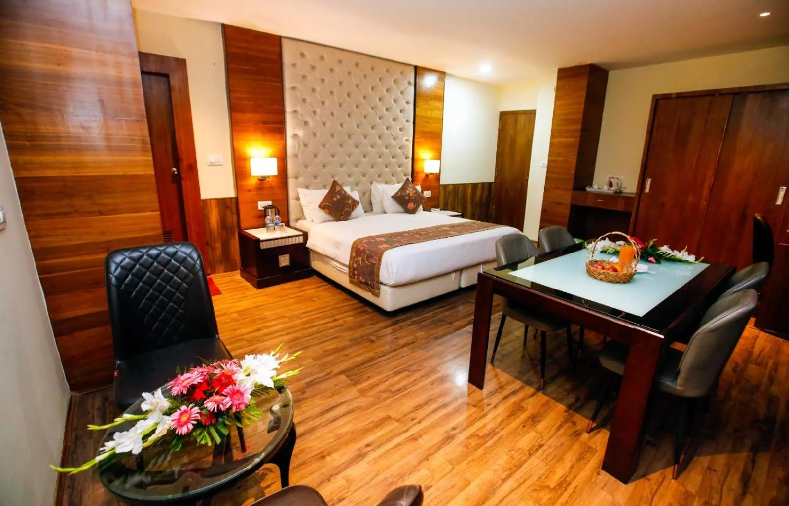 Bed in Hotel The Residency Srinagar