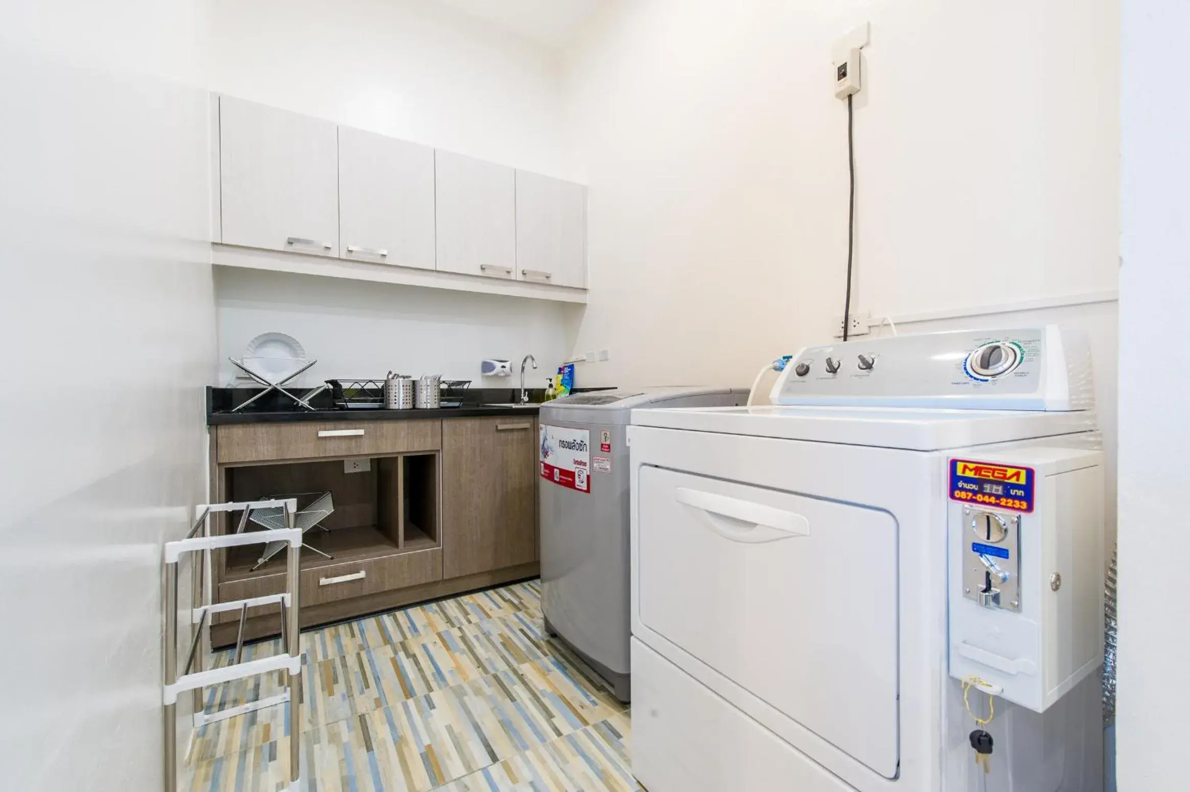 Kitchen or kitchenette in Matchbox Bangkok Hostel Kitchen or kitchenette in Matchbox Bangkok Hostel