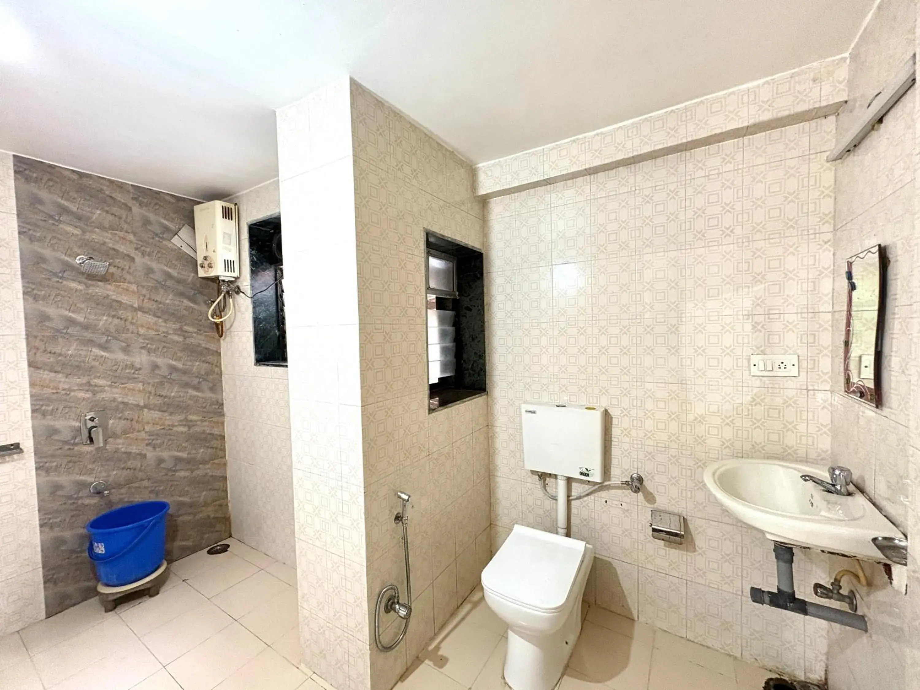 Shower in Hotel Laxmi Residency Shower in Hotel Laxmi Residency