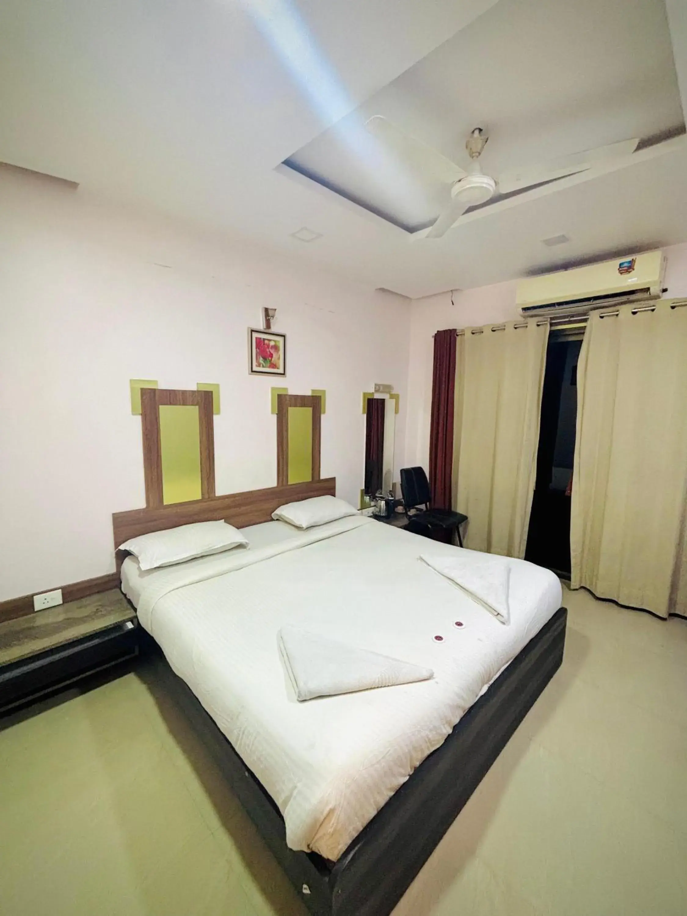 Bed in Hotel Laxmi Residency Bed in Hotel Laxmi Residency
