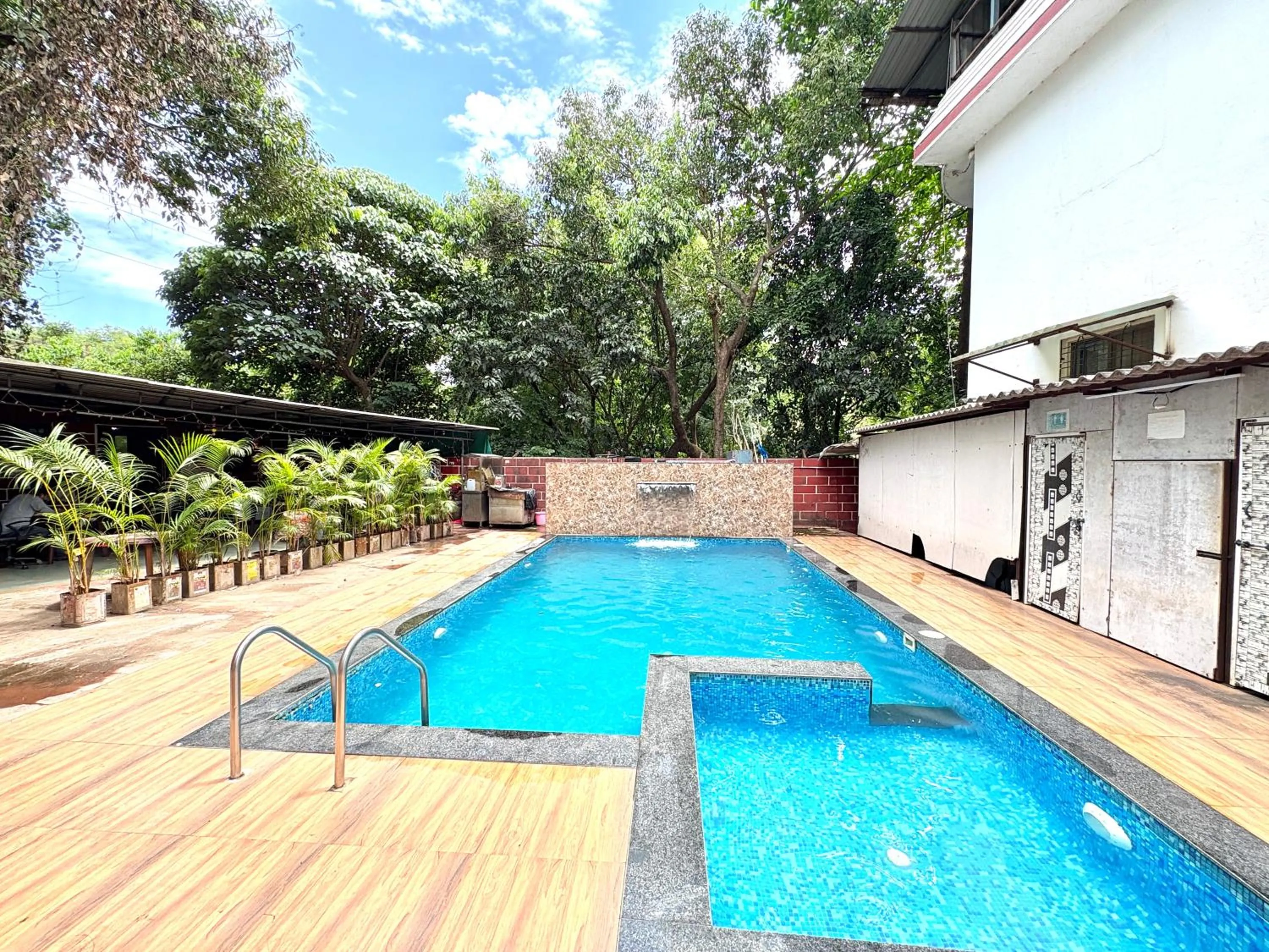 Swimming pool in Hotel Laxmi Residency