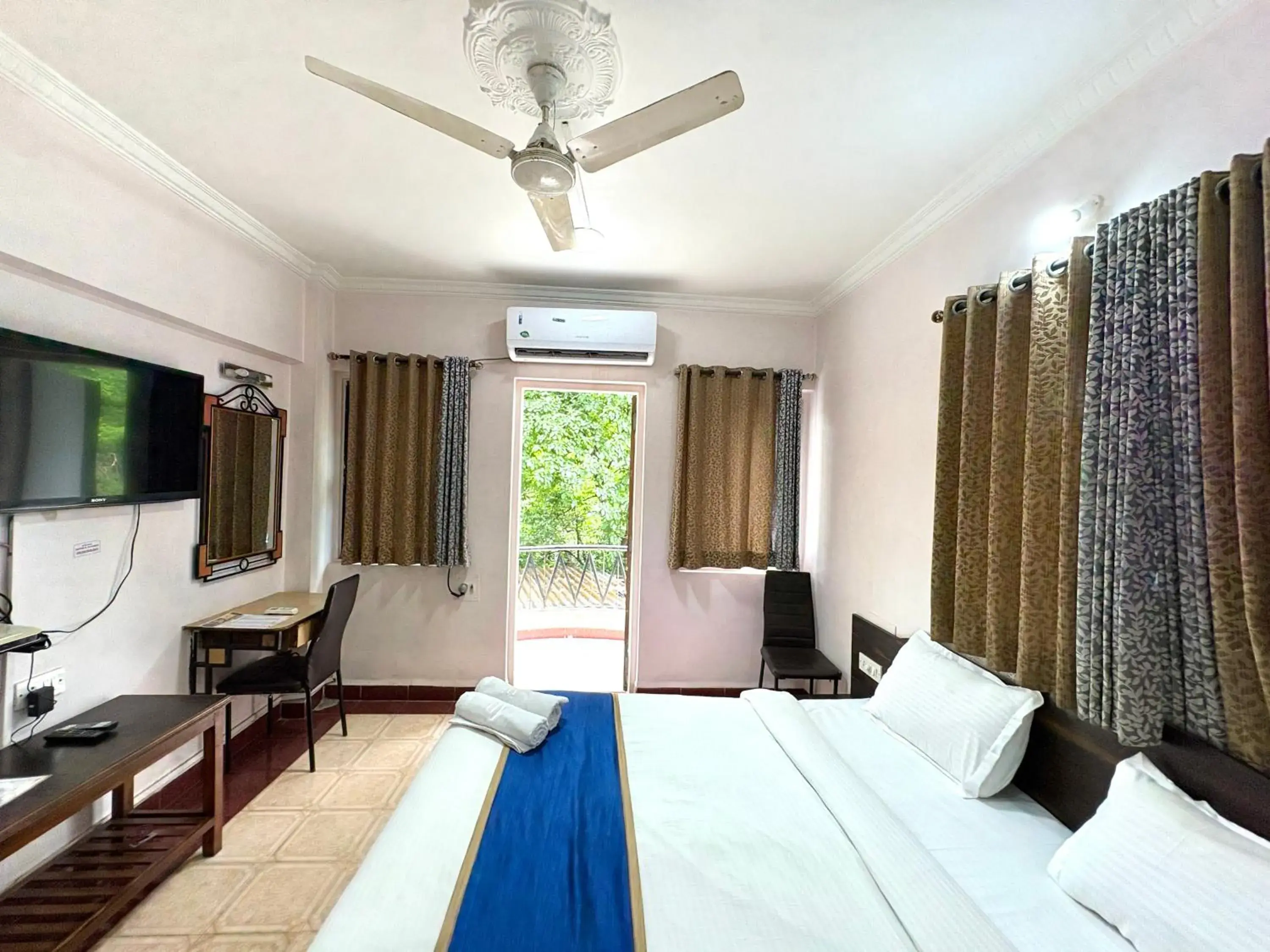 Bed in Hotel Laxmi Residency Bed in Hotel Laxmi Residency