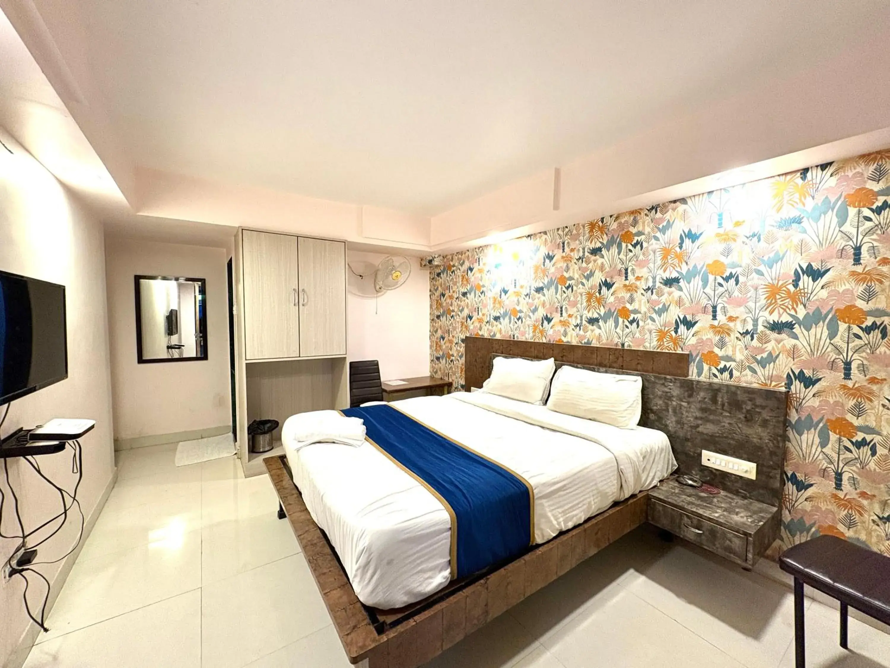 Deluxe Double Room in Hotel Laxmi Residency Deluxe Double Room in Hotel Laxmi Residency