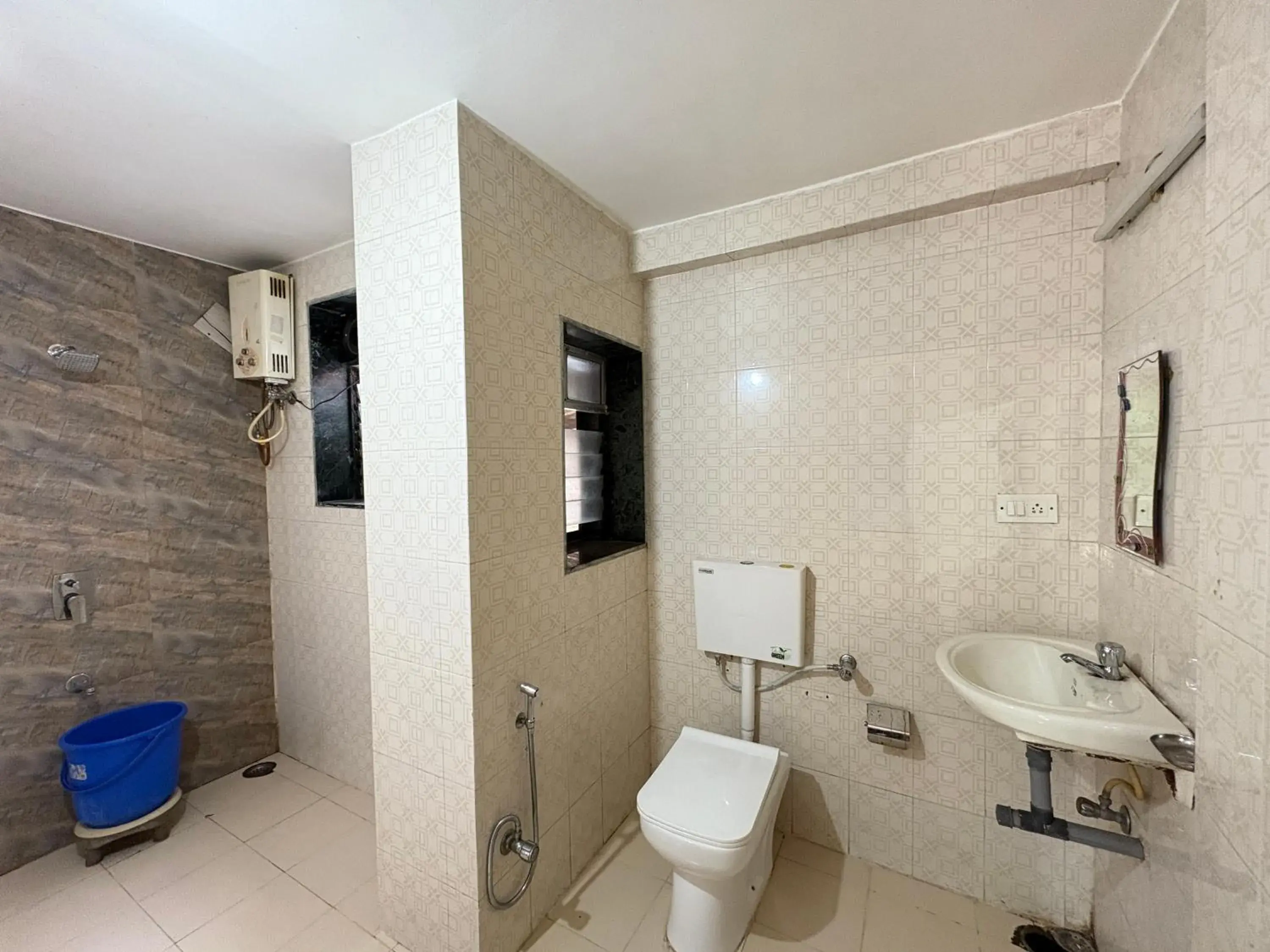 Shower in Hotel Laxmi Residency Shower in Hotel Laxmi Residency