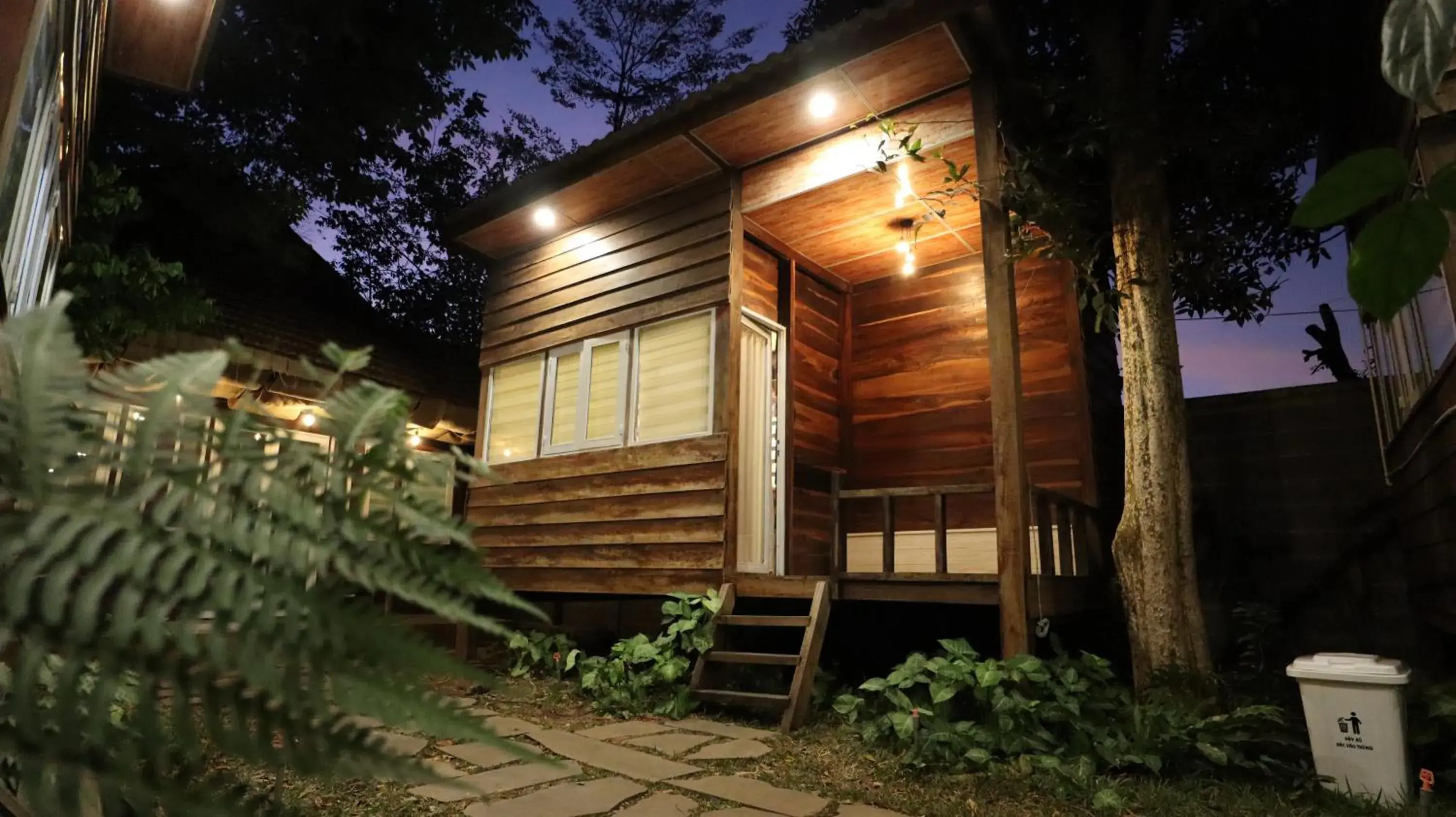 Deluxe Double Room with Balcony in The 47 House Homestay BMT Deluxe Double Room with Balcony in The 47 House Homestay BMT