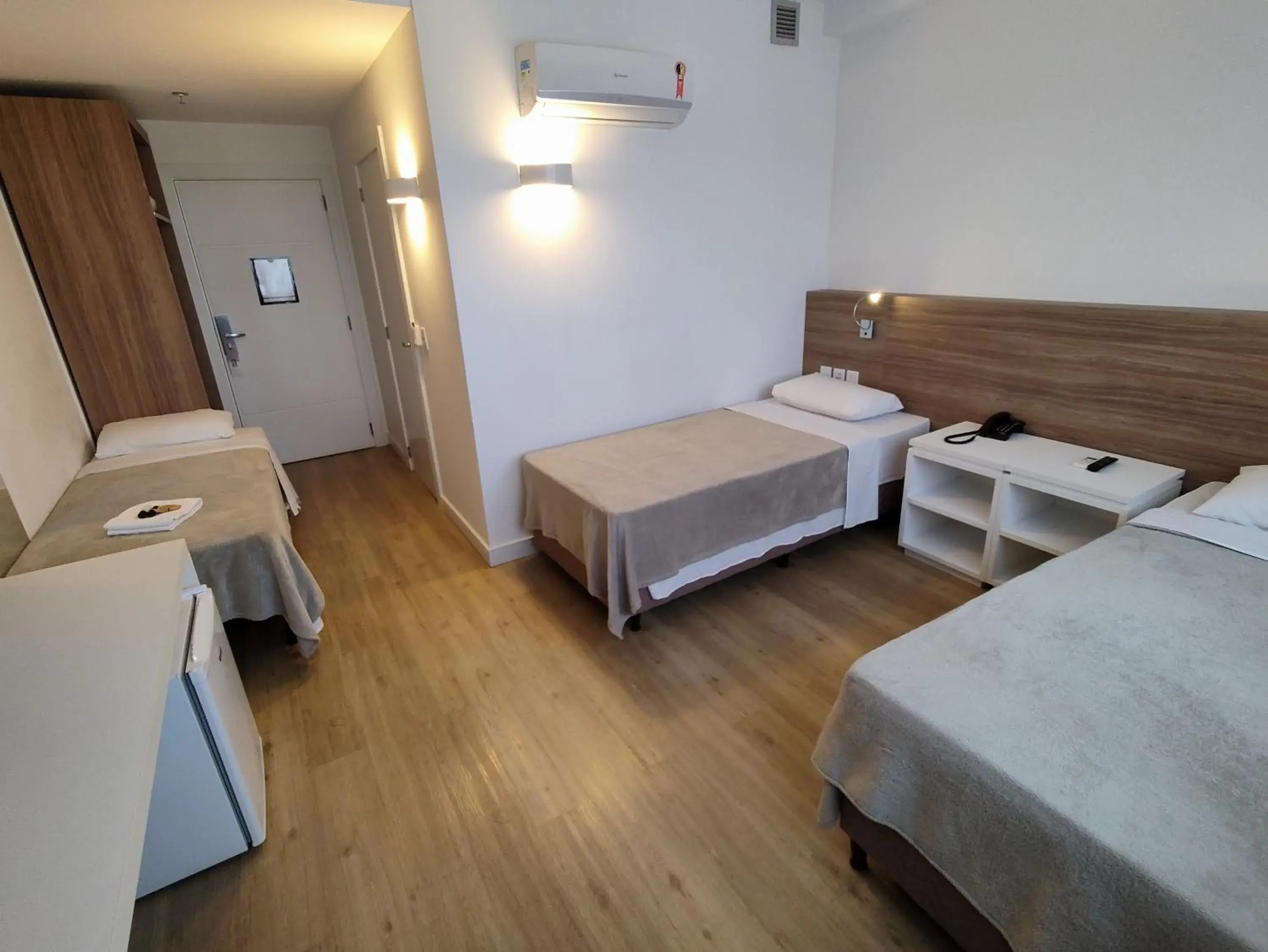 Standard PwD Disability Access Triple - 3 Single Beds in Intercity Gravataí Standard PwD Disability Access Triple - 3 Single Beds in Intercity Gravataí