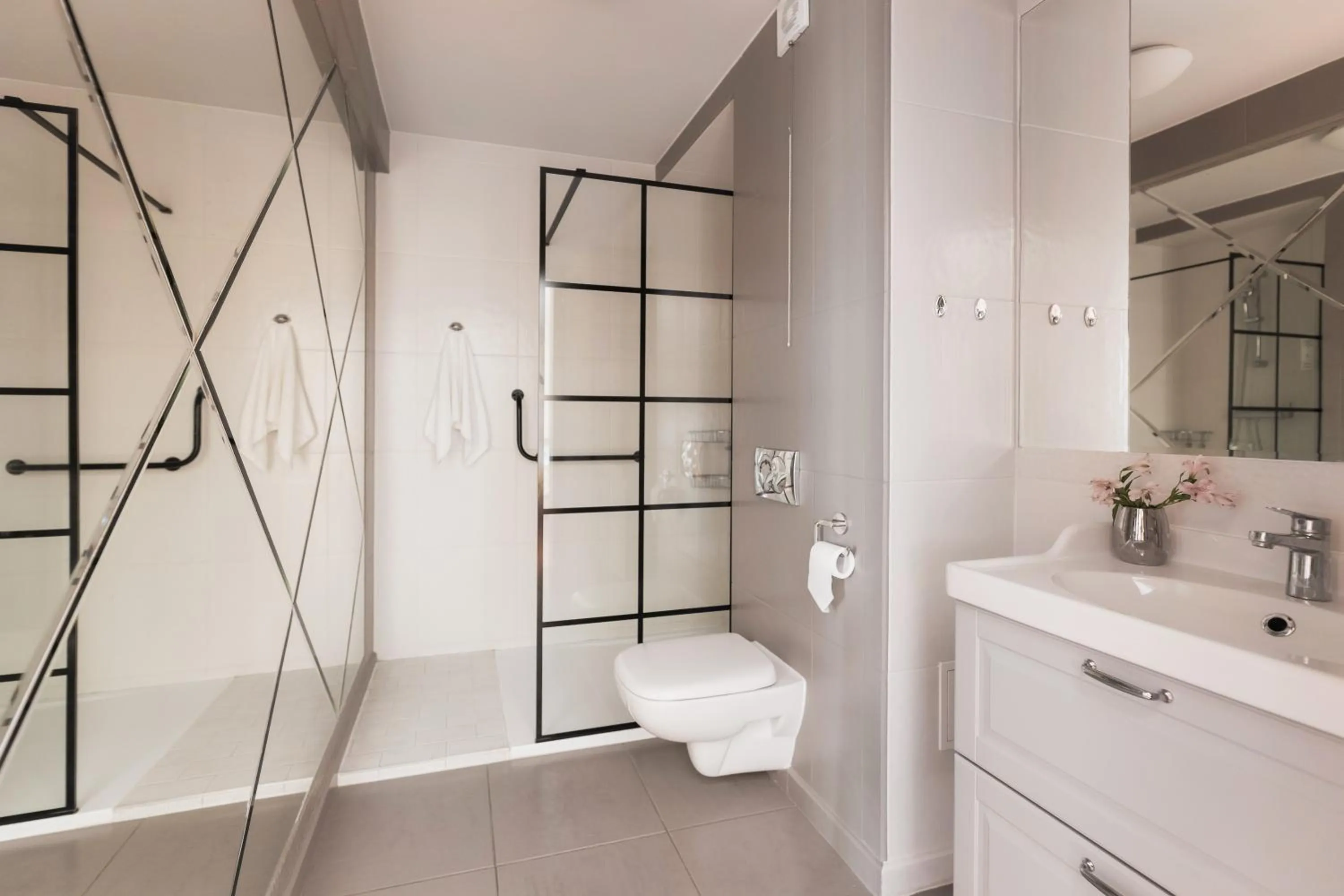 Shower in H Villa Herkules