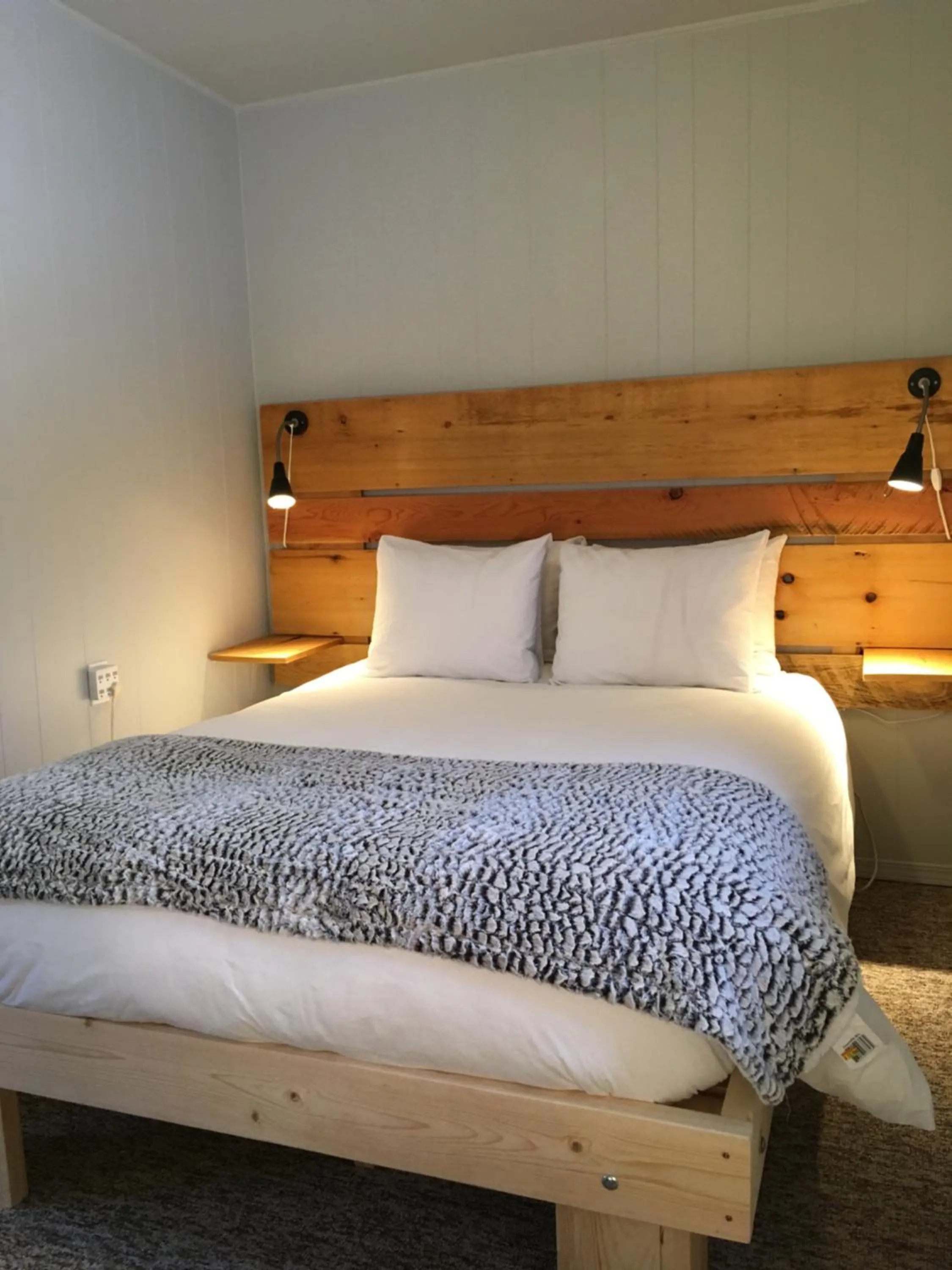 Bed in Pinewood Inn