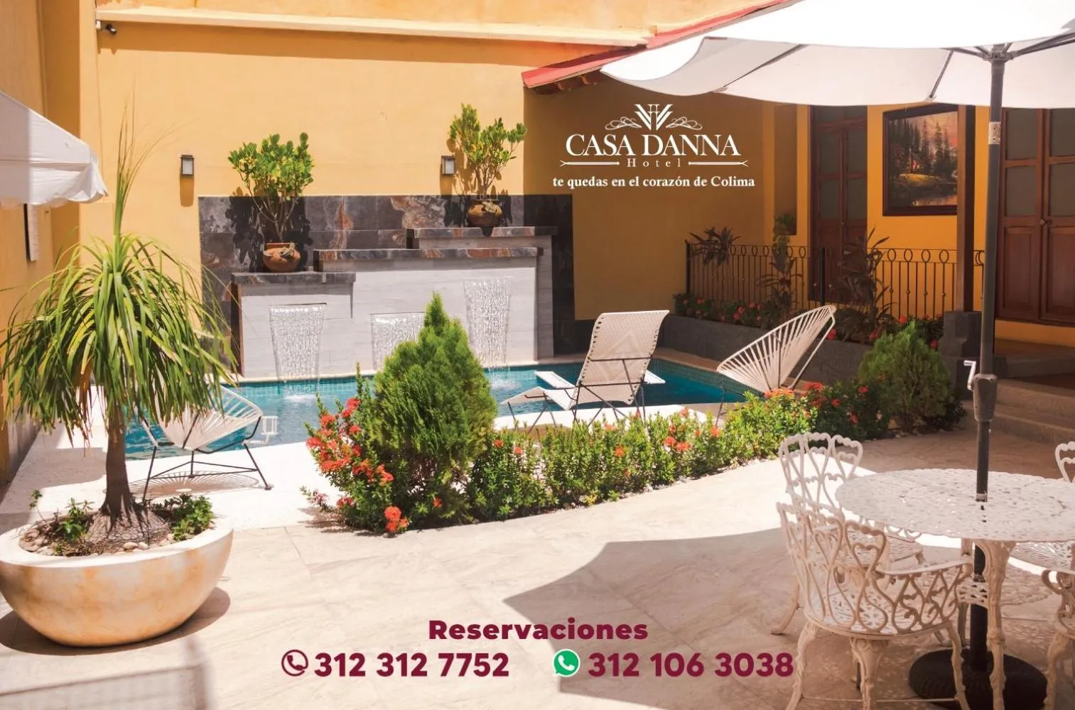 Swimming pool in Hotel Casa Danna