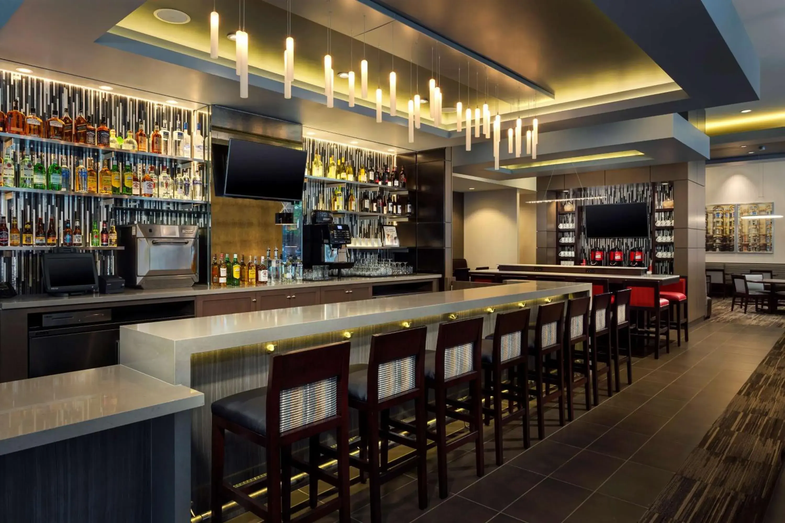 Lounge or bar in Hyatt Place Chicago/Downtown - The Loop Lounge or bar in Hyatt Place Chicago/Downtown - The Loop