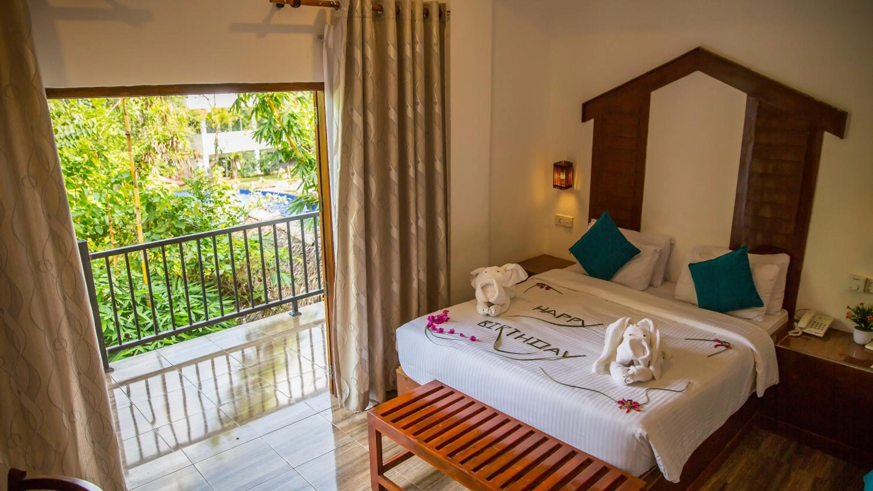 Bedroom, Bed in Sundaras Family Suites