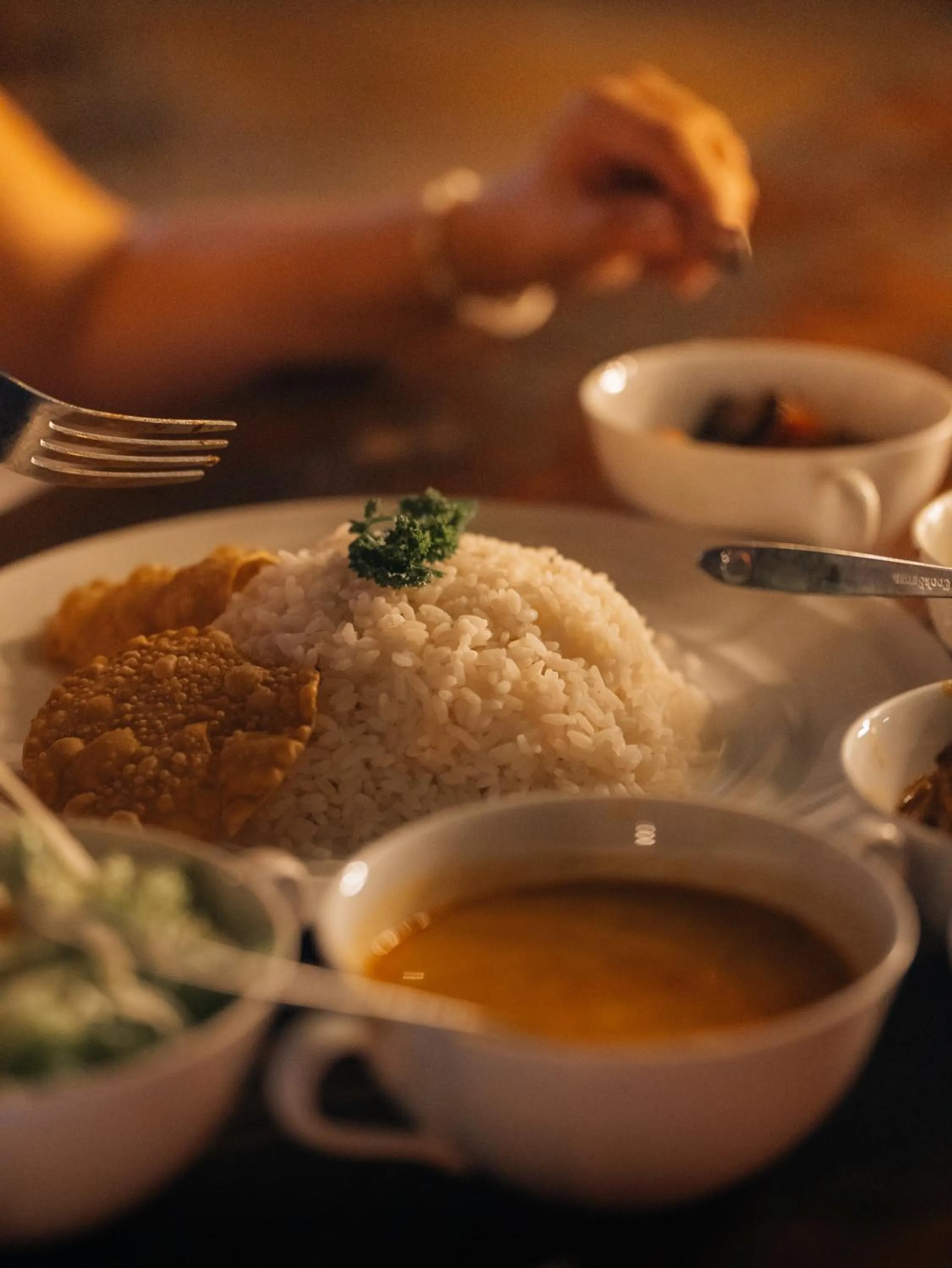 Restaurant/places to eat in Sundaras Family Suites